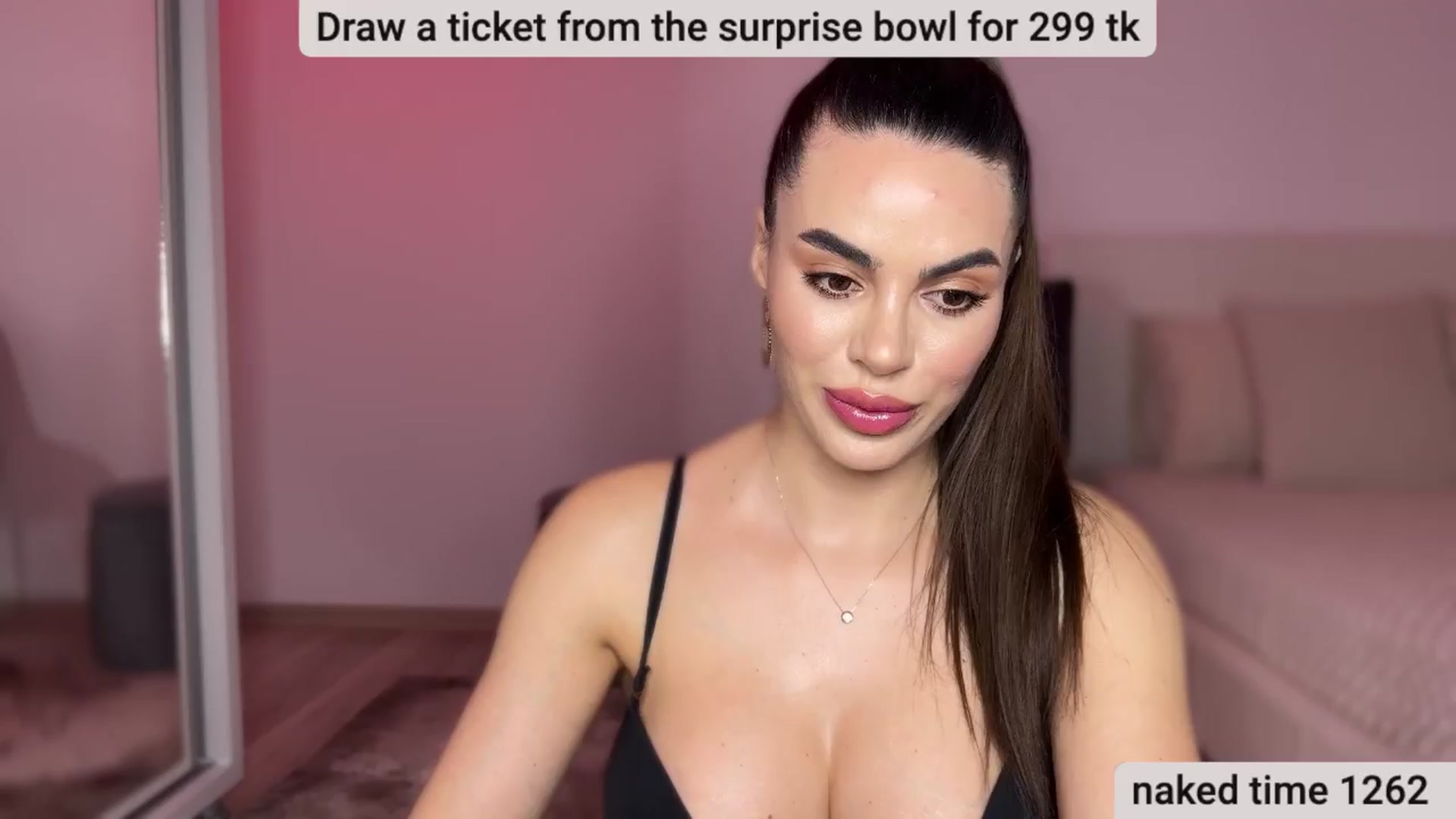 Gallery image thumbnail from BustyMiaaa's myfreecams stream on, 03/26/2024, 22:30 image 7 of 20