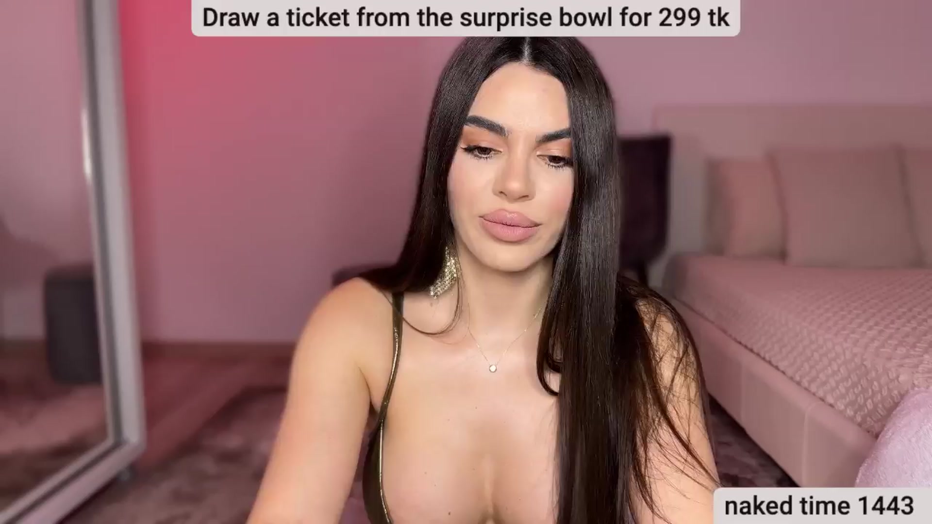 Gallery image thumbnail from BustyMiaaa's myfreecams stream on, 03/27/2024, 21:00 image 3 of 20