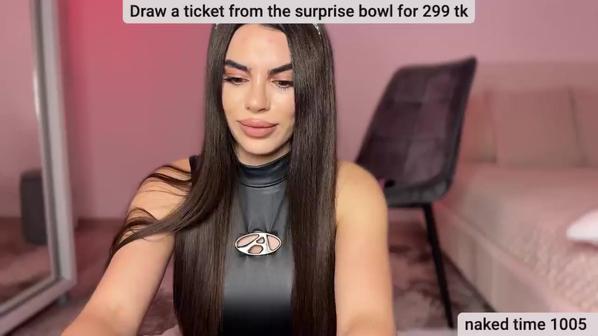 Gallery image thumbnail from BustyMiaaa's myfreecams stream on, 03/28/2024, 21:41 image 5 of 20