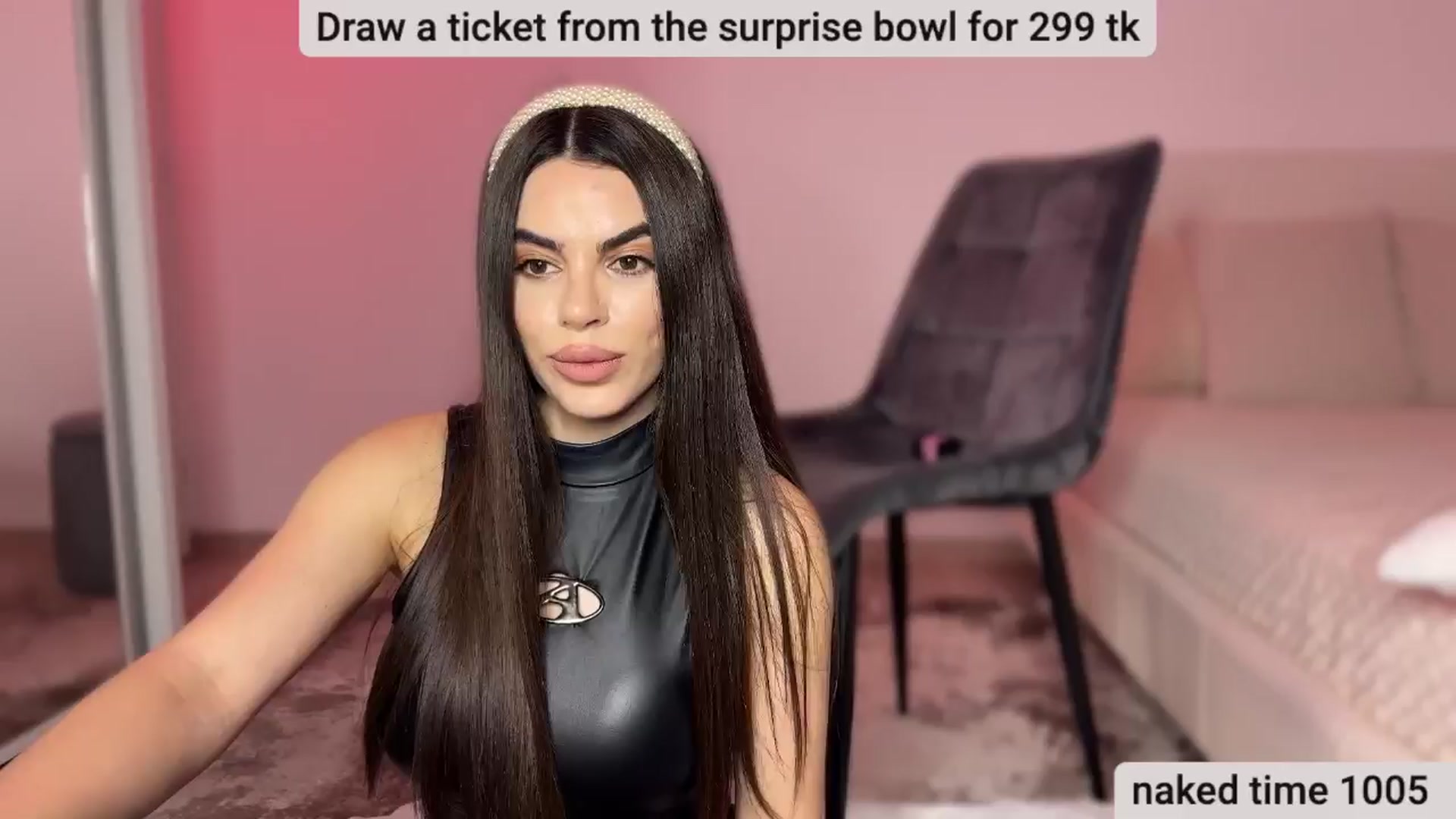 Gallery image thumbnail from BustyMiaaa's myfreecams stream on, 03/28/2024, 21:41 image 15 of 20
