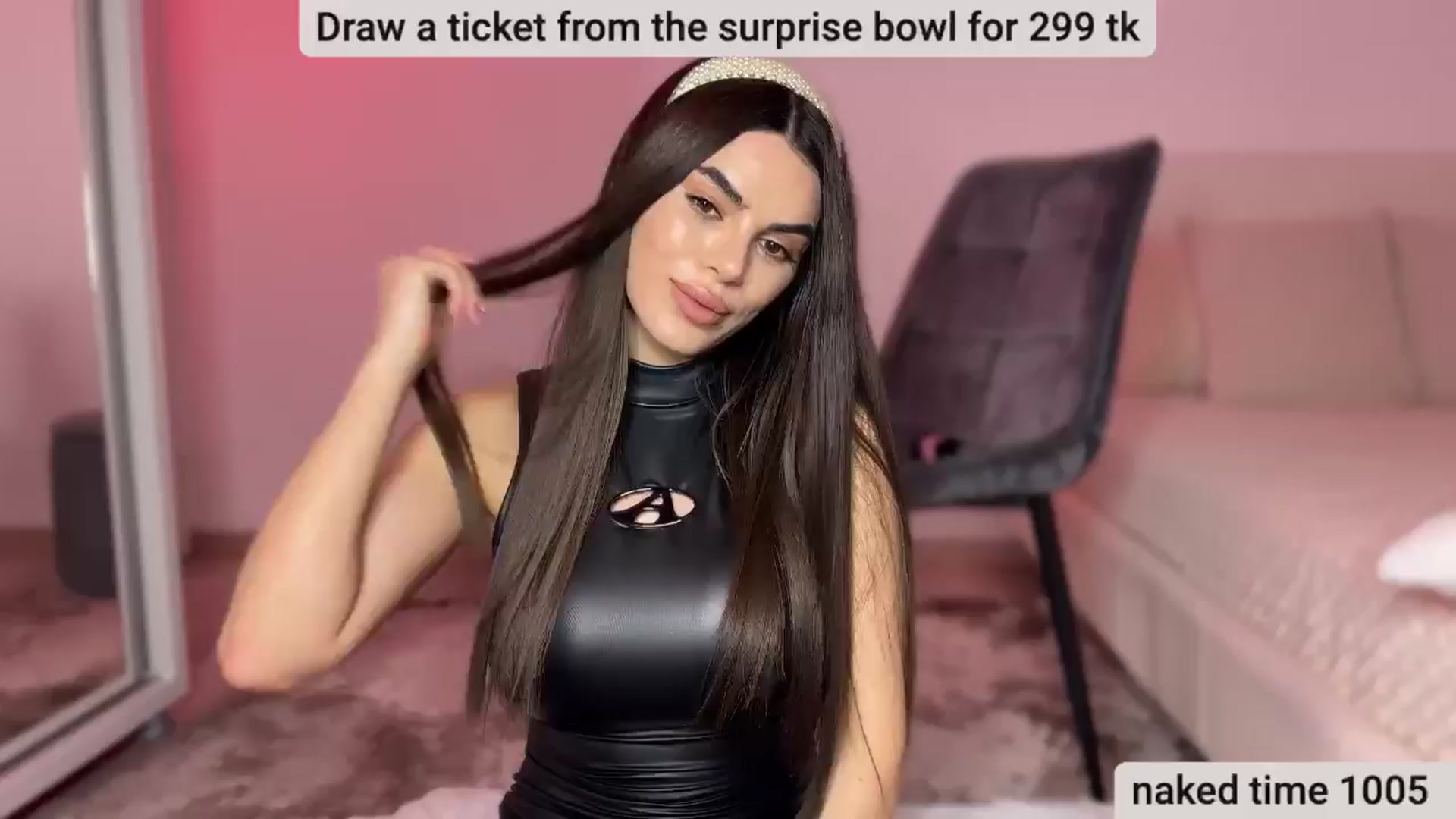 Gallery image thumbnail from BustyMiaaa's myfreecams stream on, 03/28/2024, 21:41 image 14 of 20