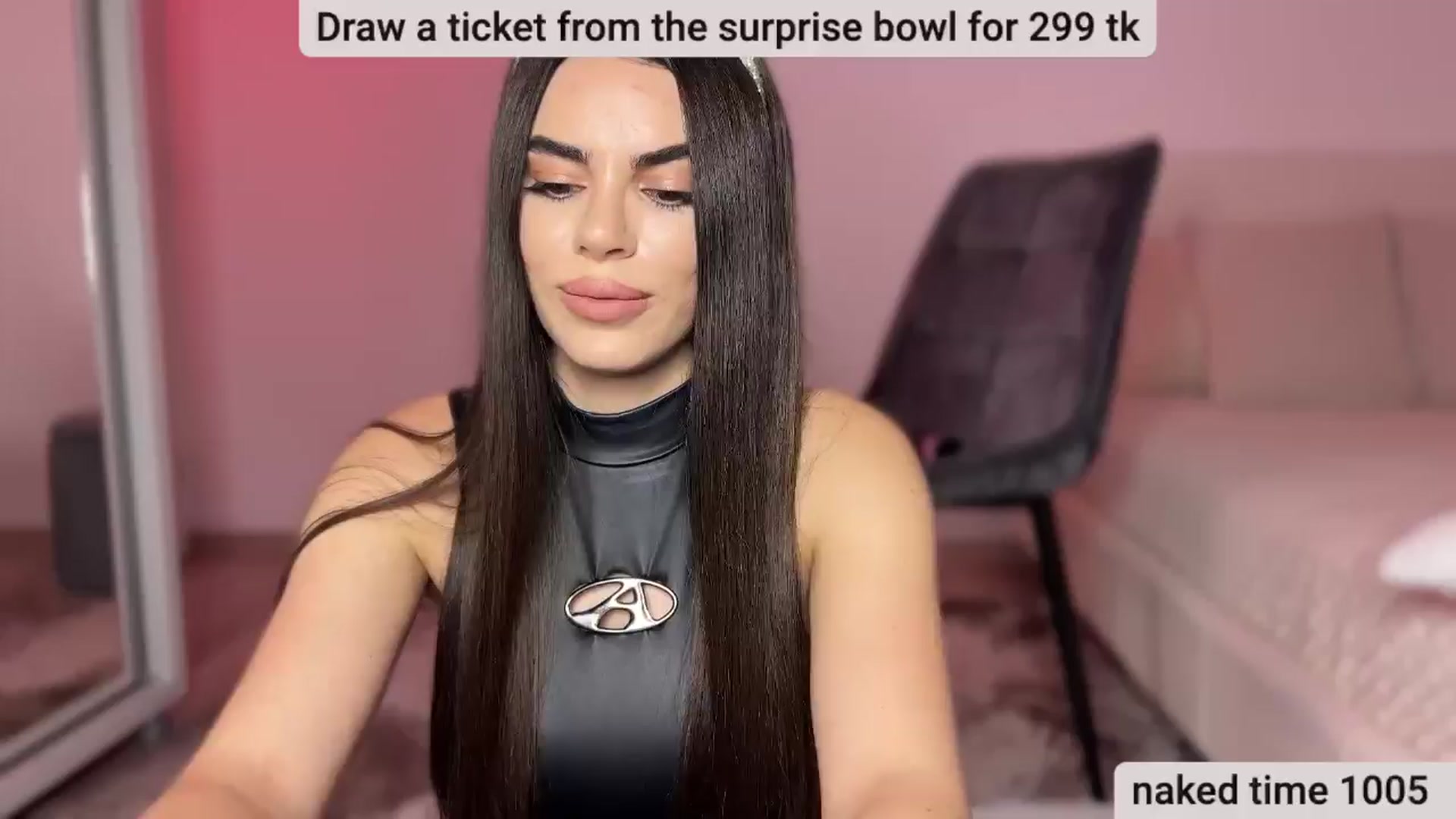 Gallery image thumbnail from BustyMiaaa's myfreecams stream on, 03/28/2024, 21:41 image 7 of 20