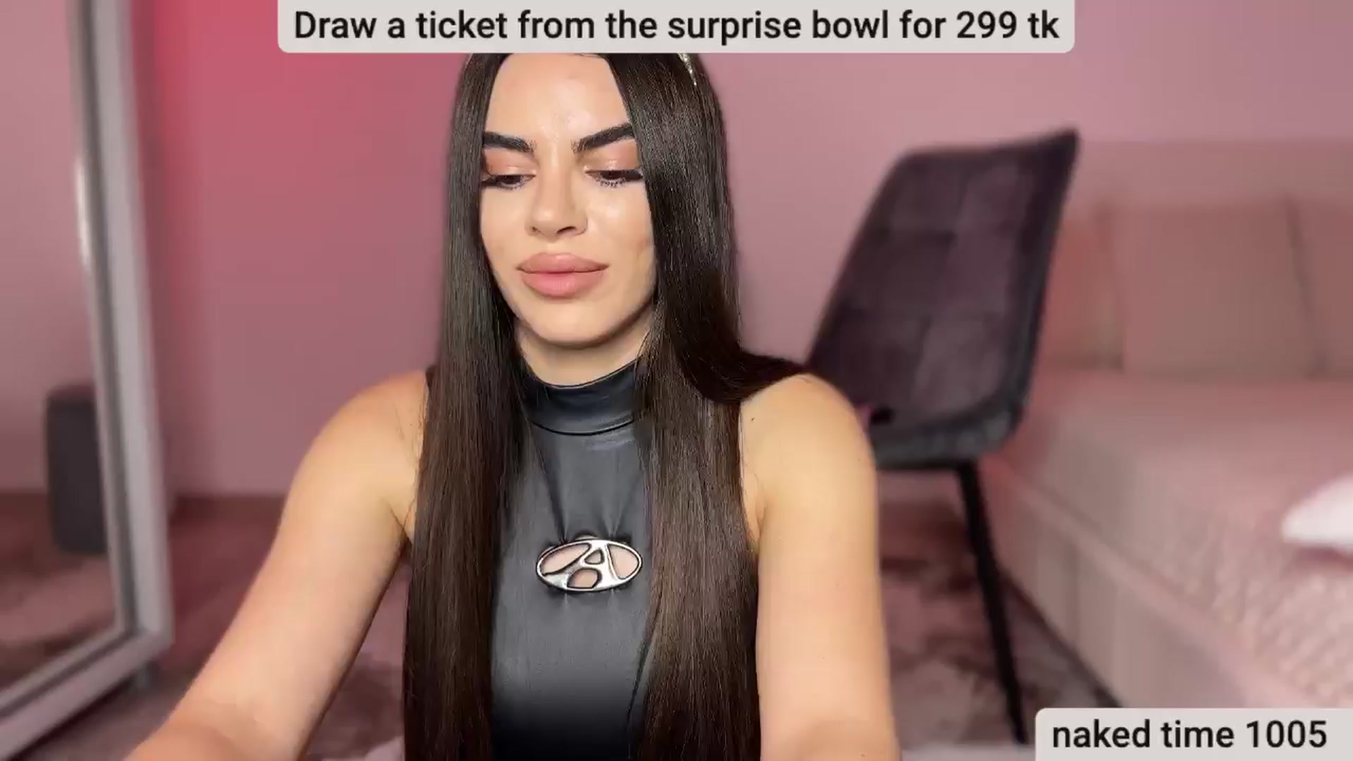 Gallery image thumbnail from BustyMiaaa's myfreecams stream on, 03/28/2024, 21:41 image 12 of 20
