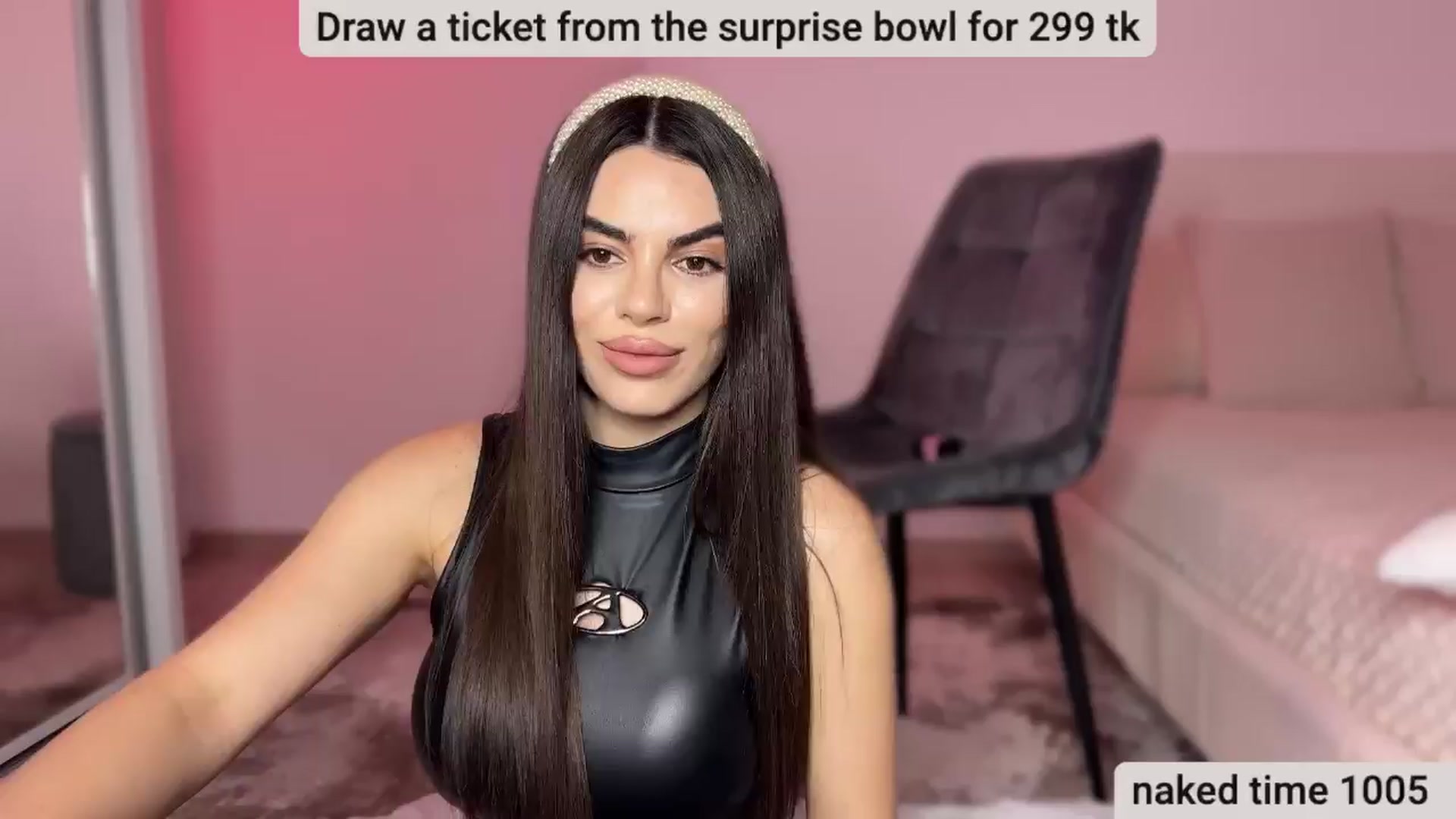 Gallery image thumbnail from BustyMiaaa's myfreecams stream on, 03/28/2024, 21:41 image 16 of 20