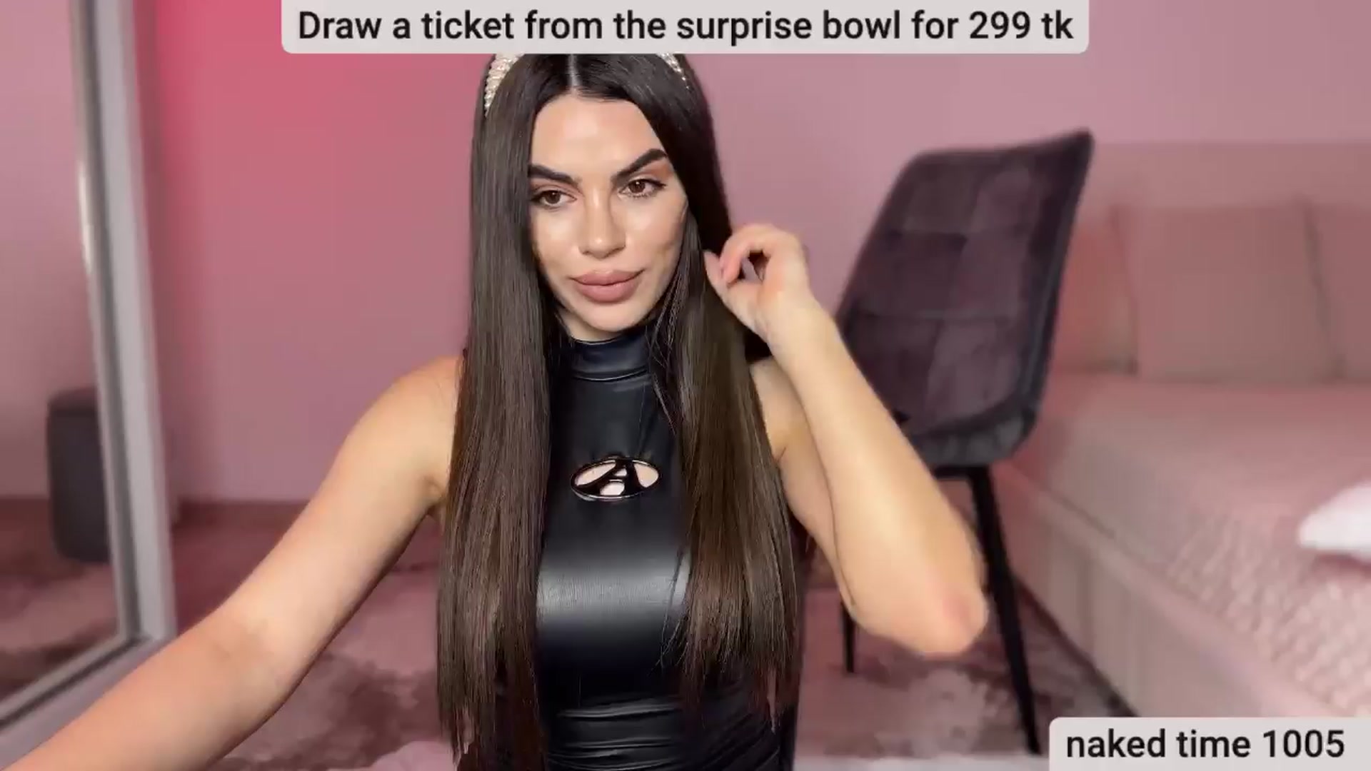 Gallery image thumbnail from BustyMiaaa's myfreecams stream on, 03/28/2024, 21:41 image 13 of 20
