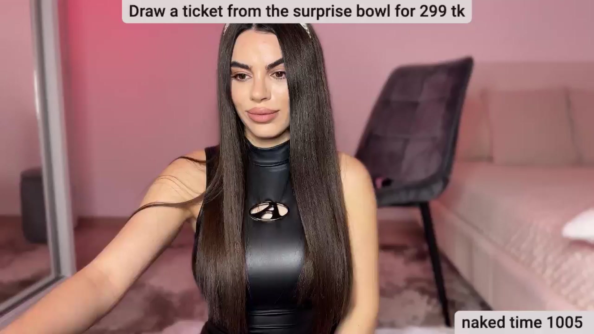Gallery image thumbnail from BustyMiaaa's myfreecams stream on, 03/28/2024, 21:41 image 8 of 20
