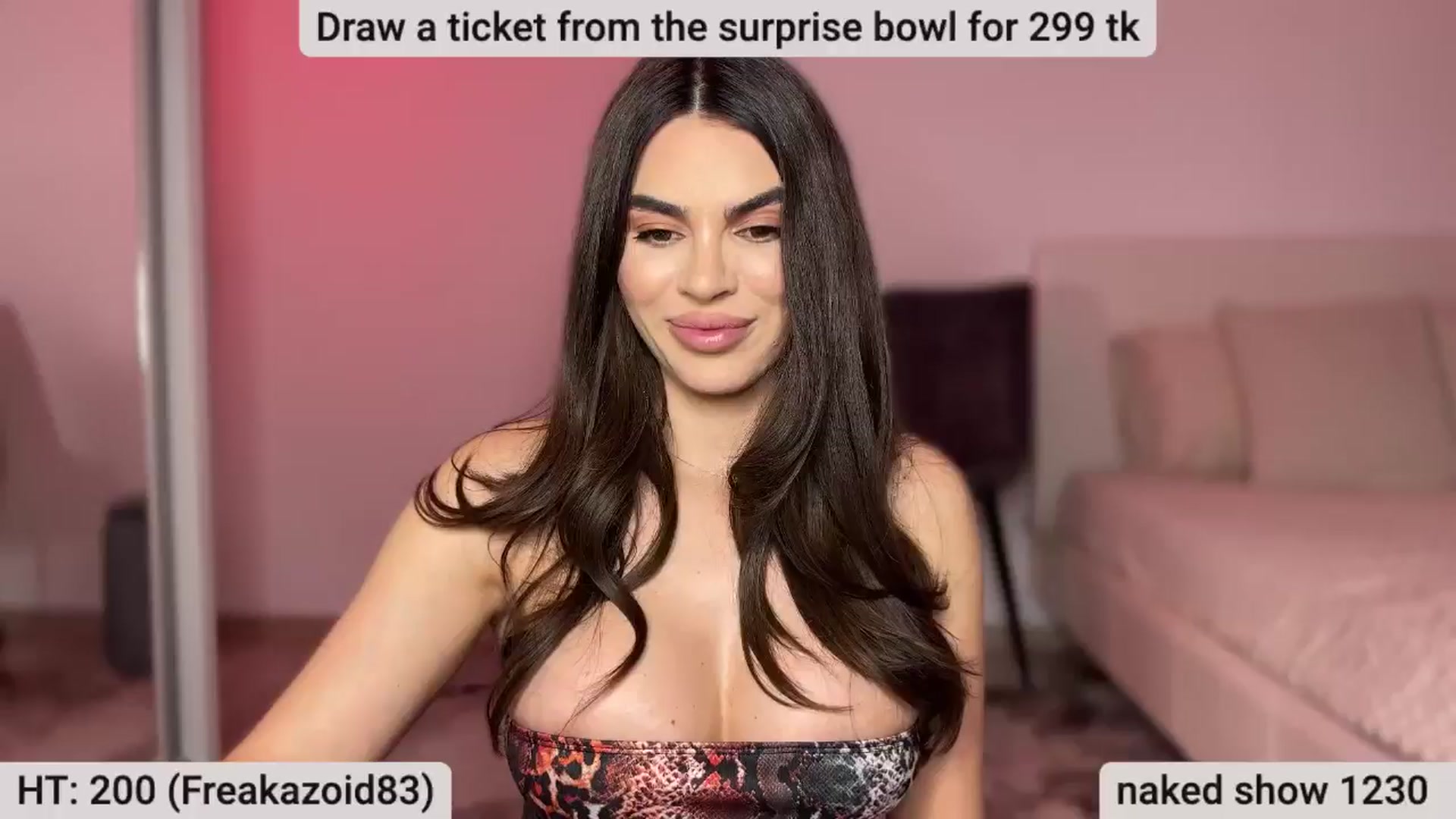 Gallery image thumbnail from BustyMiaaa's myfreecams stream on, 05/13/2024, 21:30 image 13 of 20