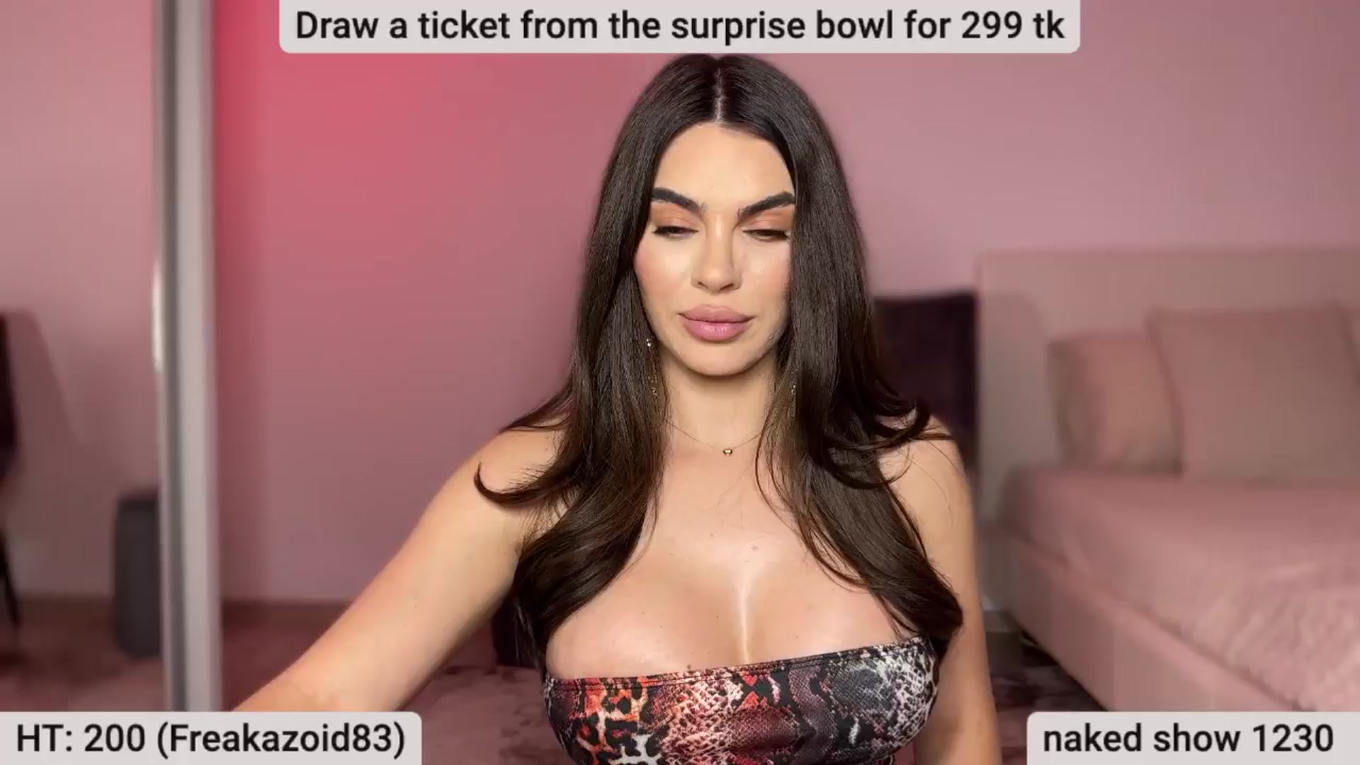 Gallery image thumbnail from BustyMiaaa's myfreecams stream on, 05/13/2024, 21:30 image 19 of 20