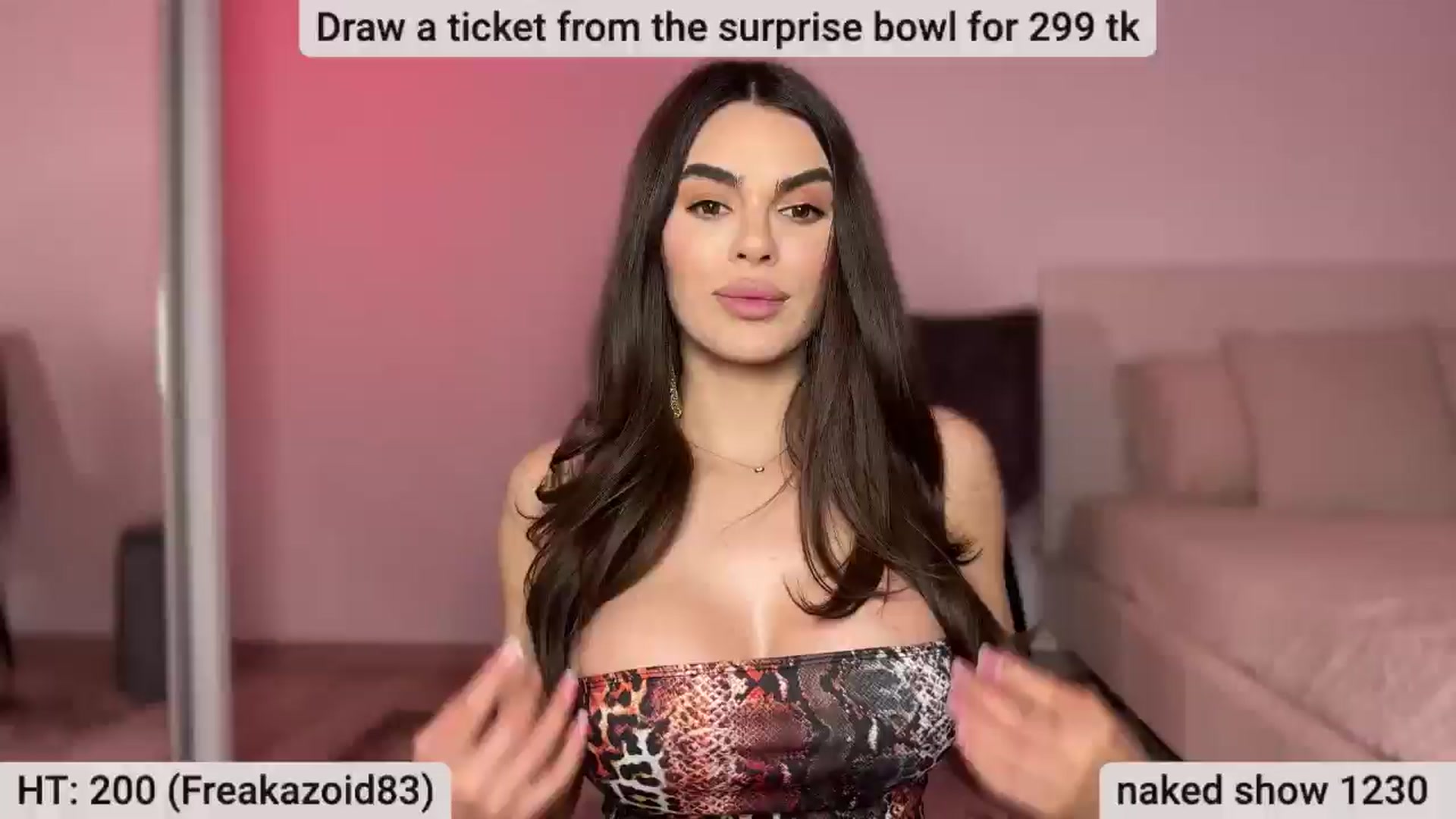 Gallery image thumbnail from BustyMiaaa's myfreecams stream on, 05/13/2024, 21:30 image 15 of 20
