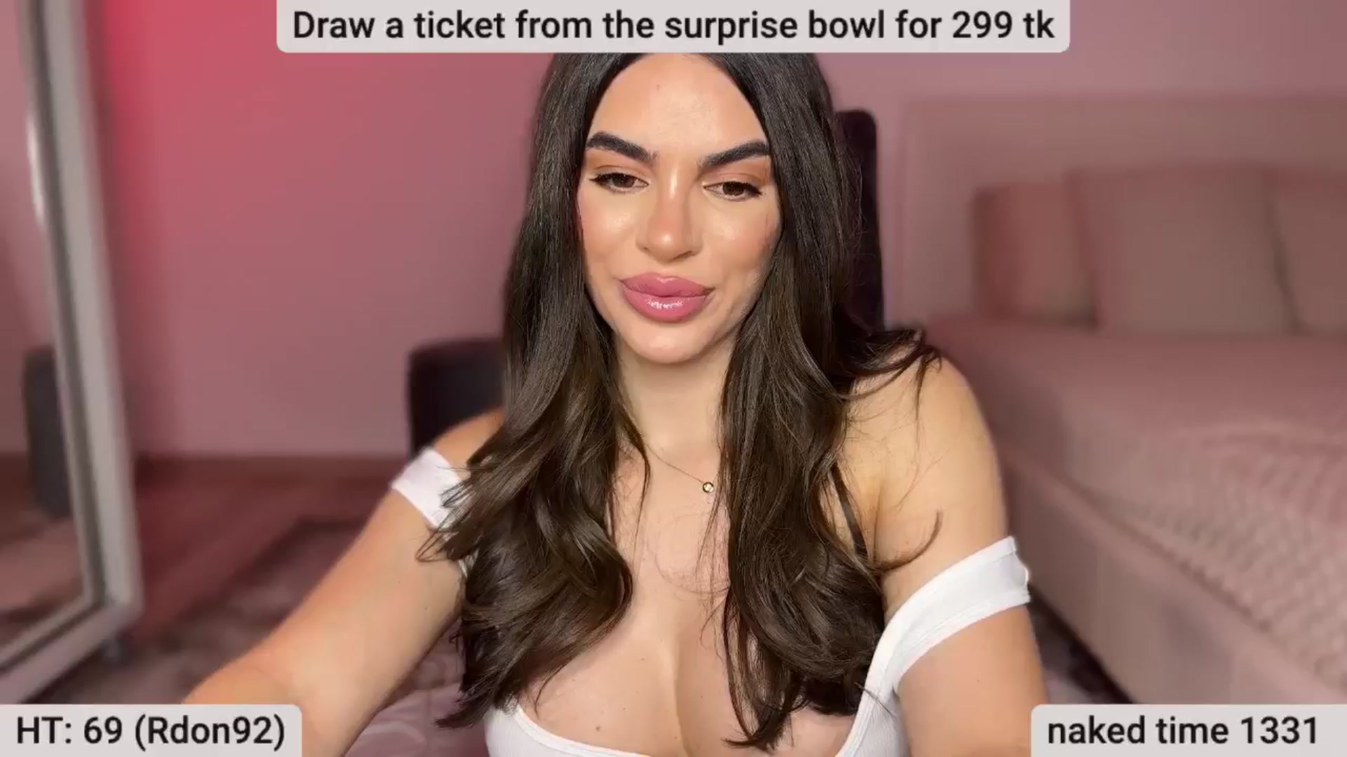 Gallery image thumbnail from BustyMiaaa's myfreecams stream on, 05/18/2024, 22:19 image 19 of 20