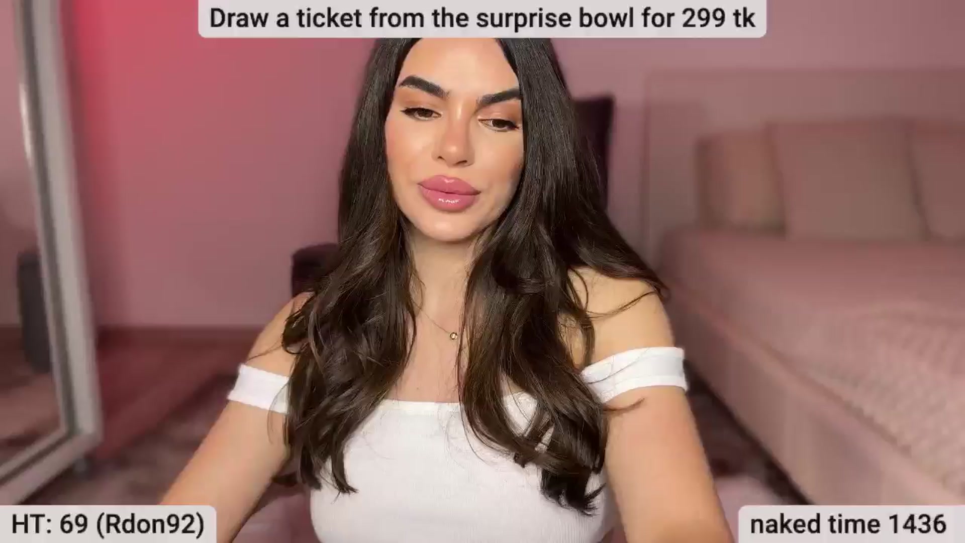 Gallery image thumbnail from BustyMiaaa's myfreecams stream on, 05/18/2024, 22:19 image 16 of 20