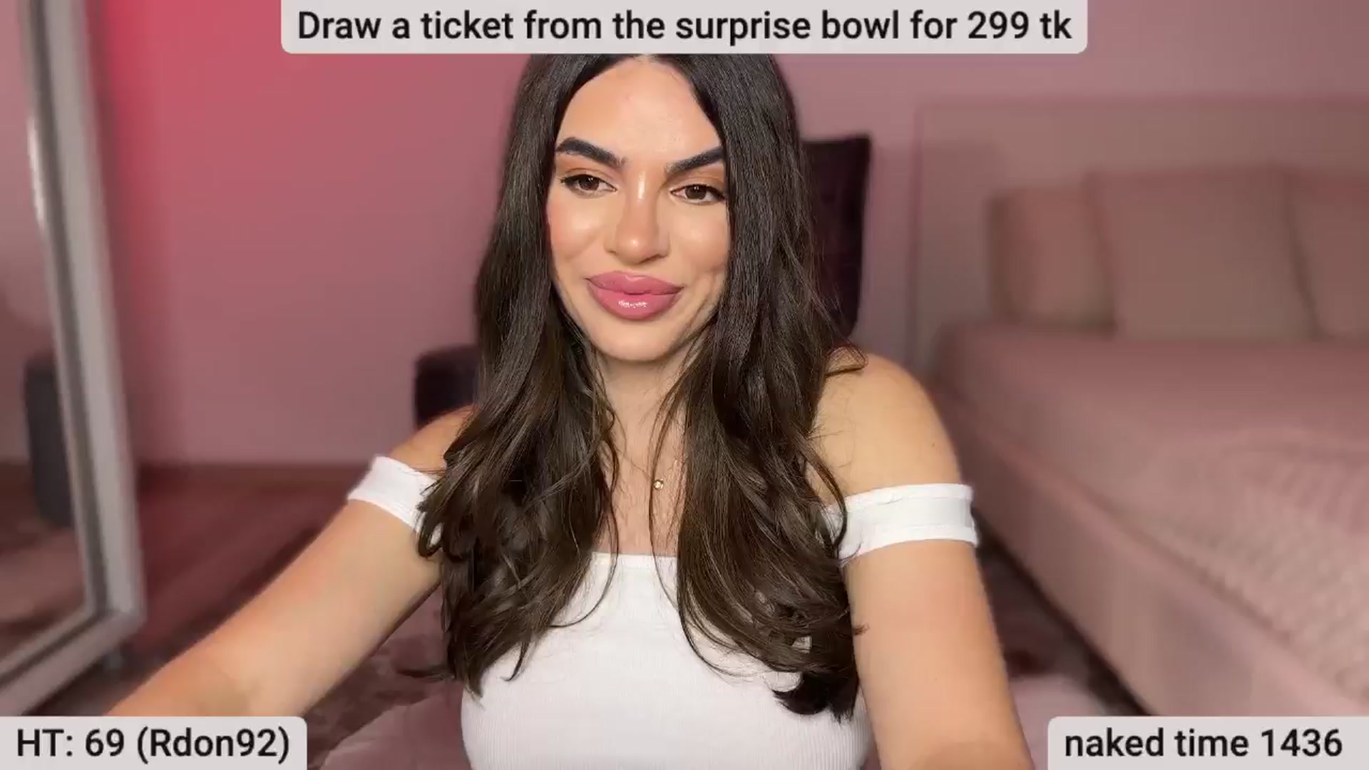 Gallery image thumbnail from BustyMiaaa's myfreecams stream on, 05/18/2024, 22:19 image 17 of 20