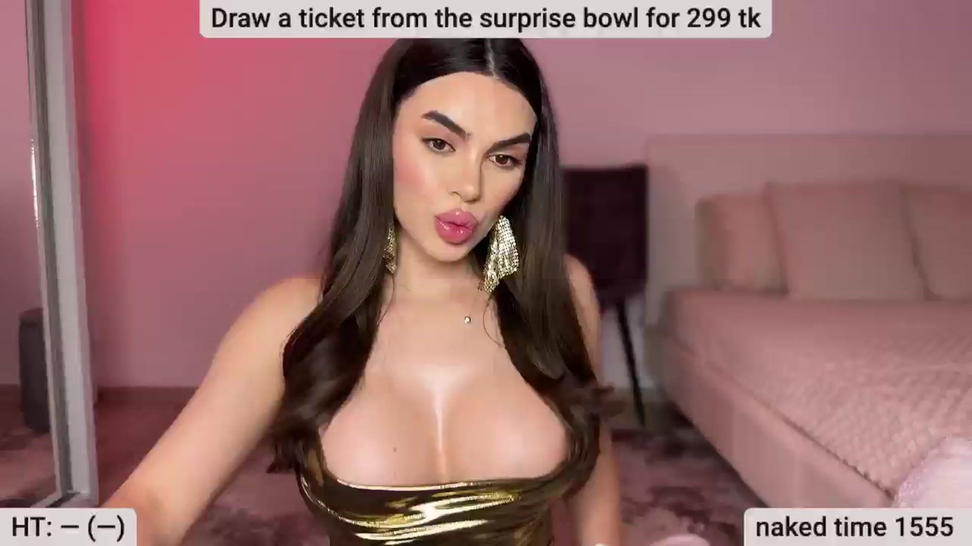 Gallery image thumbnail from BustyMiaaa's myfreecams stream on, 05/20/2024, 20:17 image 1 of 20