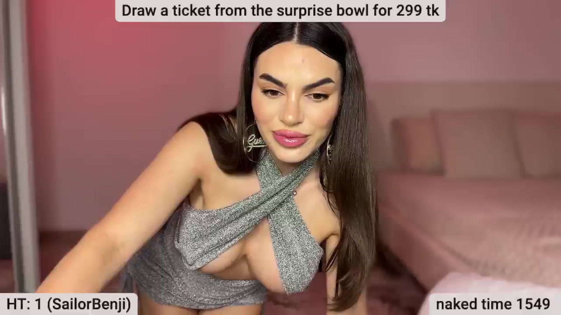 Gallery image thumbnail from BustyMiaaa's myfreecams stream on, 05/31/2024, 20:20 image 10 of 20