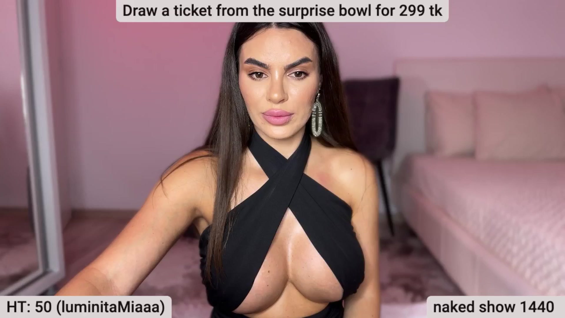 Gallery image thumbnail from BustyMiaaa's myfreecams stream on, 07/21/2024, 21:38 image 6 of 20