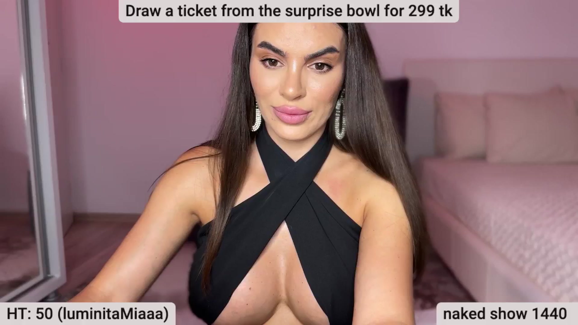 Gallery image thumbnail from BustyMiaaa's myfreecams stream on, 07/21/2024, 21:38 image 7 of 20