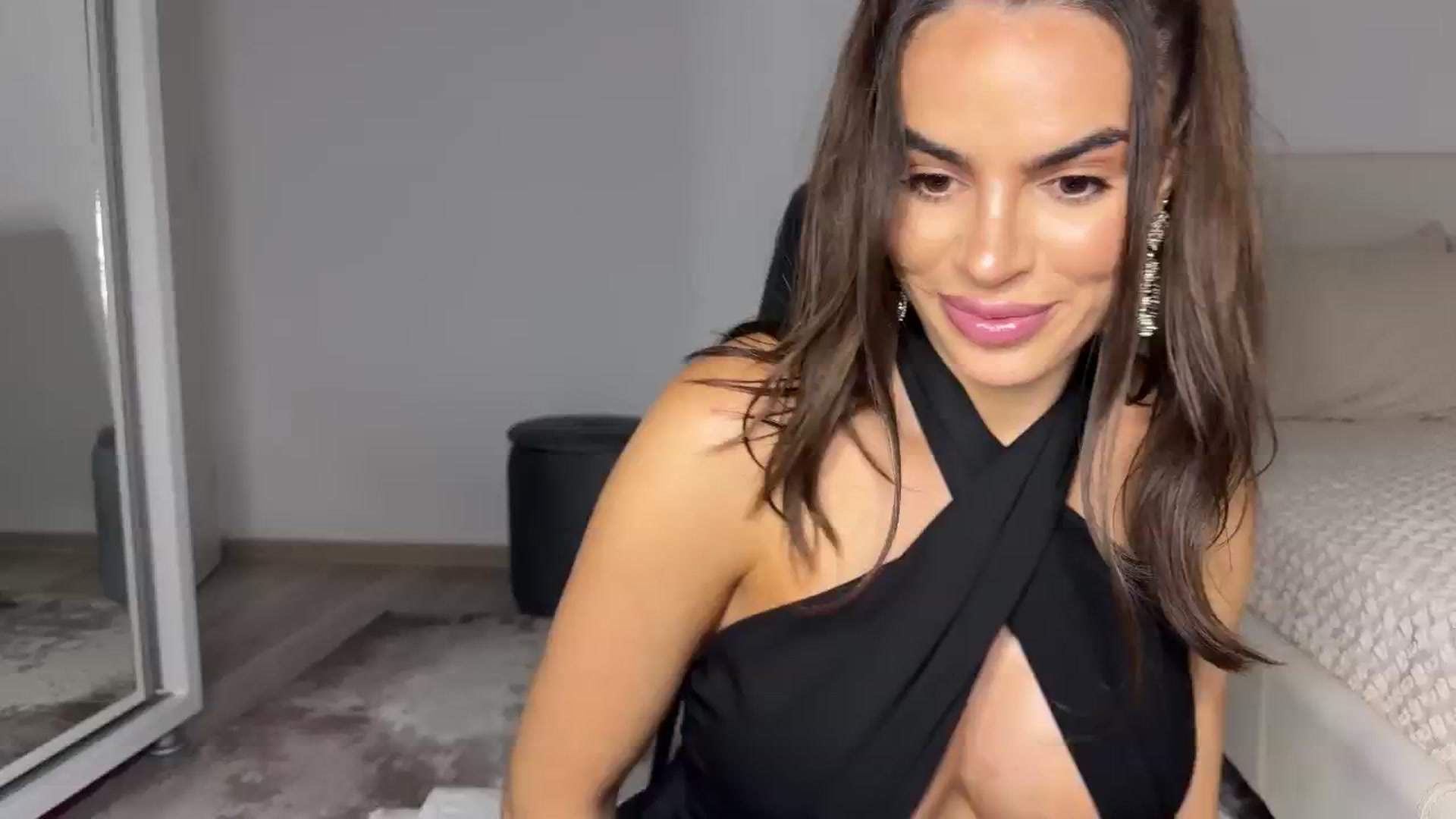 Gallery image thumbnail from BustyMiaaa's myfreecams stream on, 08/30/2024, 21:38 image 8 of 20
