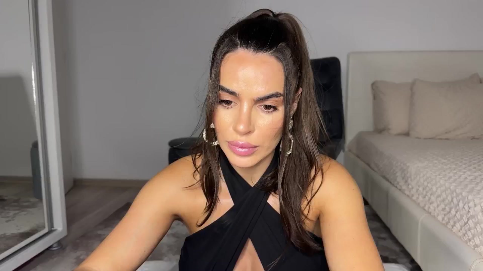 Gallery image thumbnail from BustyMiaaa's myfreecams stream on, 08/30/2024, 21:38 image 18 of 20