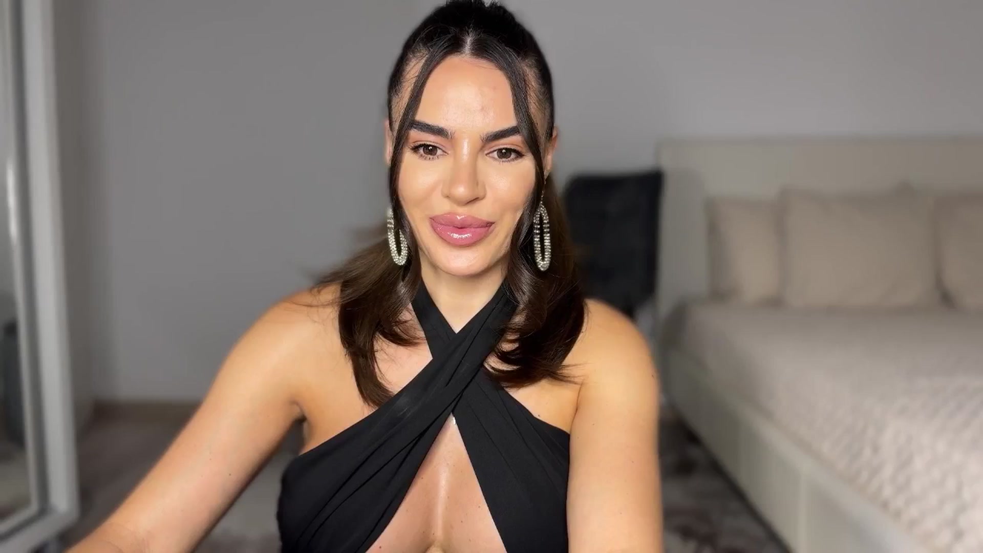 Gallery image thumbnail from BustyMiaaa's myfreecams stream on, 09/03/2024, 19:48 image 17 of 20