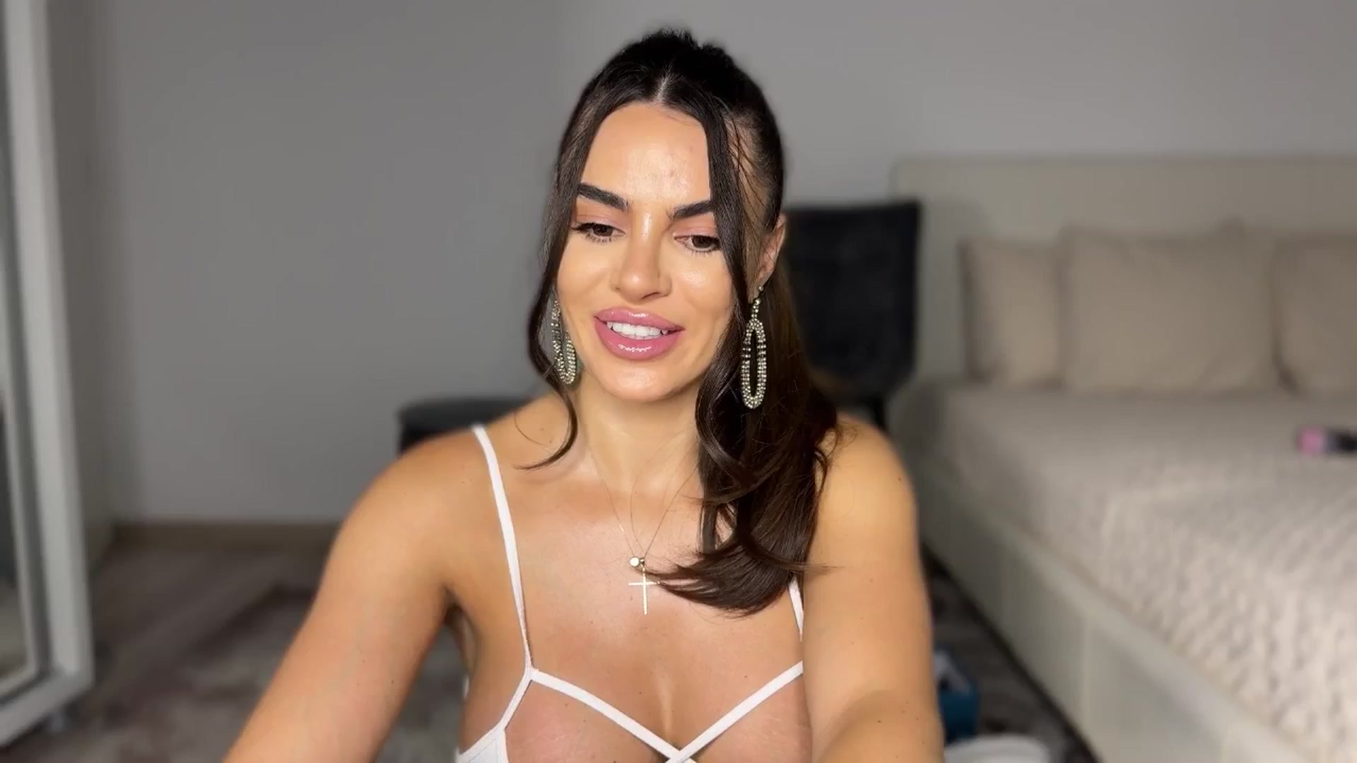 Gallery image thumbnail from BustyMiaaa's myfreecams stream on, 09/03/2024, 21:28 image 1 of 20