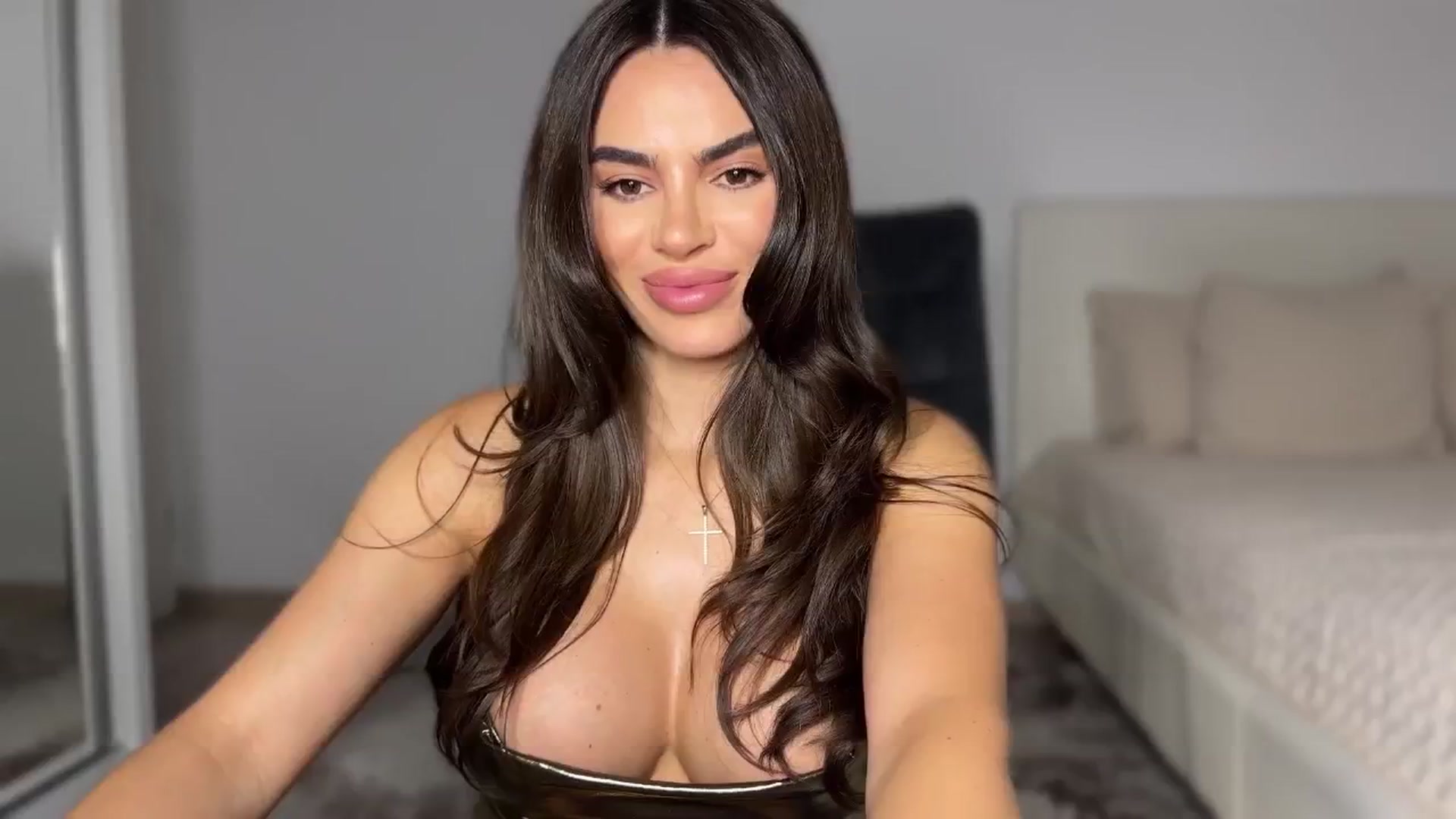 Gallery image thumbnail from BustyMiaaa's myfreecams stream on, 09/11/2024, 21:35 image 18 of 20