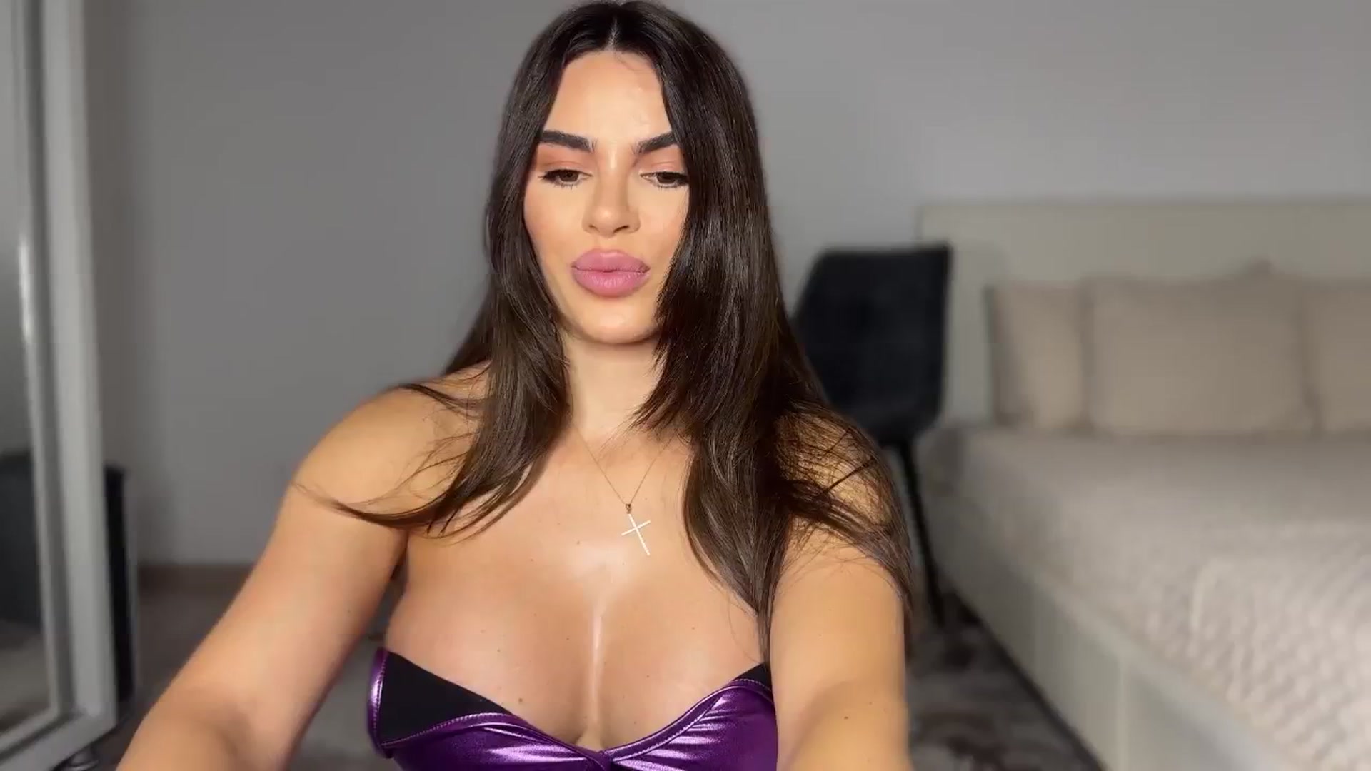 Gallery image thumbnail from BustyMiaaa's myfreecams stream on, 09/14/2024, 20:31 image 4 of 20