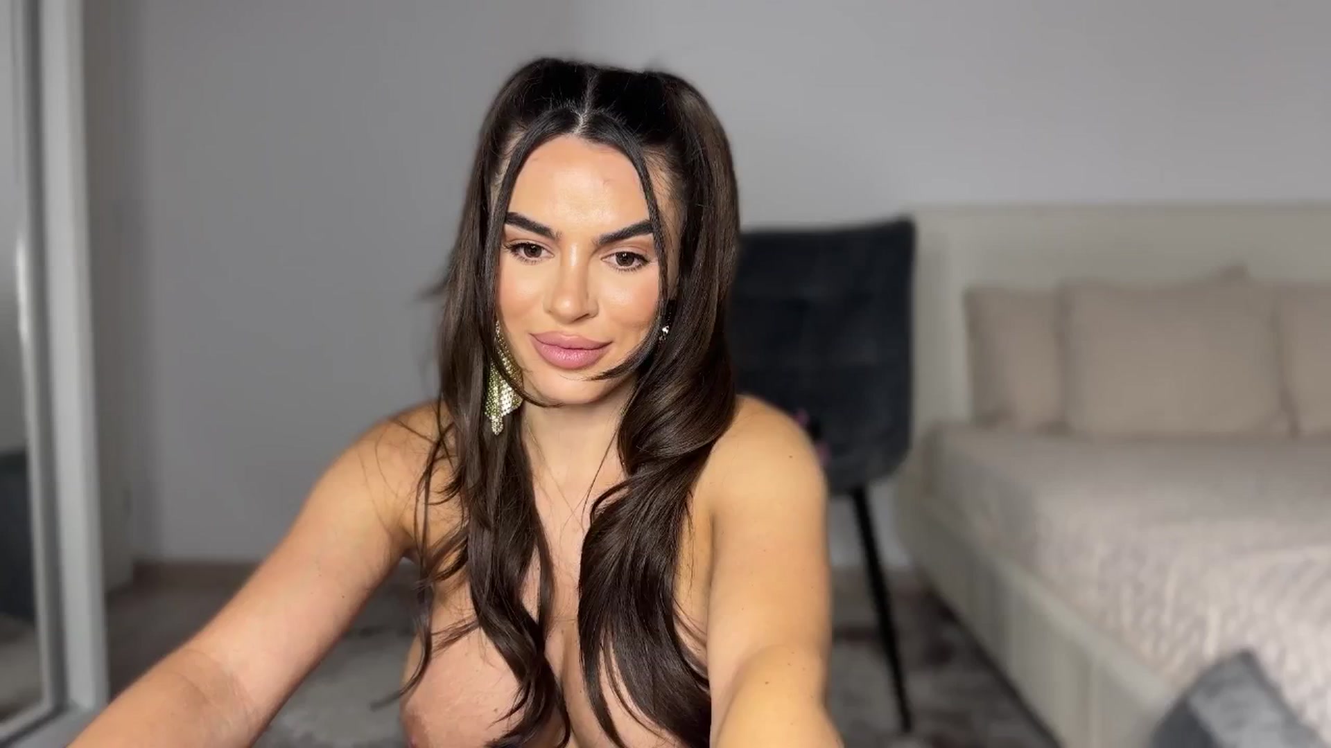 Gallery image thumbnail from BustyMiaaa's myfreecams stream on, 09/20/2024, 21:53 image 9 of 20
