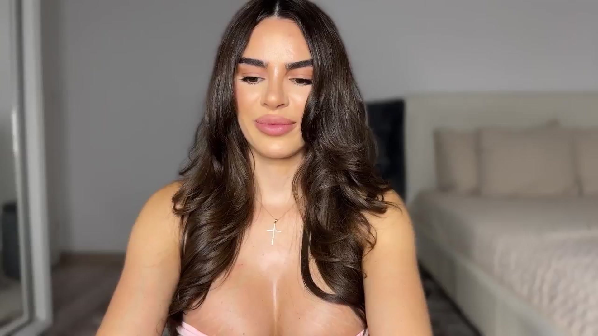 Gallery image thumbnail from BustyMiaaa's myfreecams stream on, 09/25/2024, 21:09 image 8 of 20