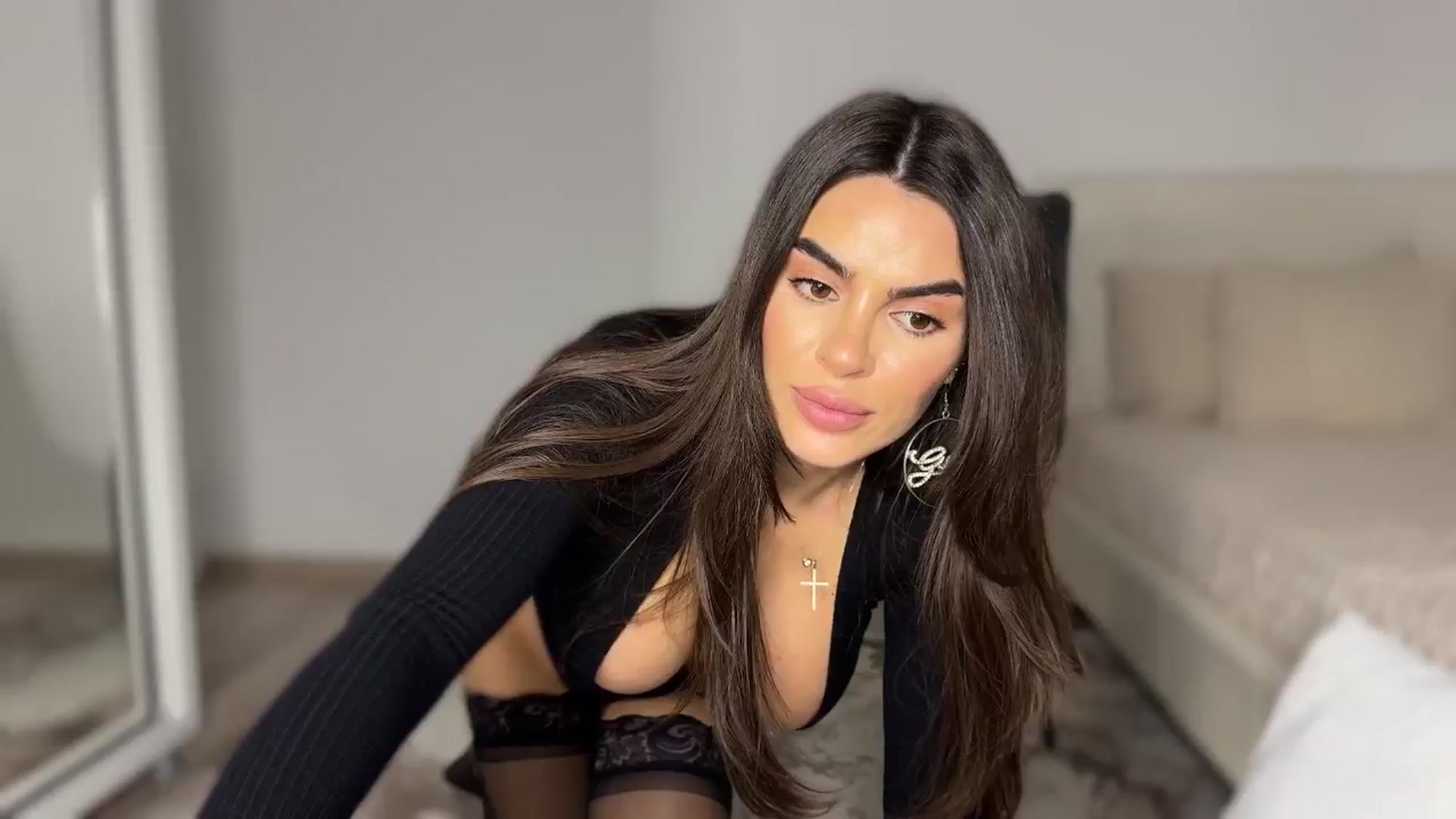 Gallery image thumbnail from BustyMiaaa's myfreecams stream on, 10/16/2024, 20:44 image 20 of 20