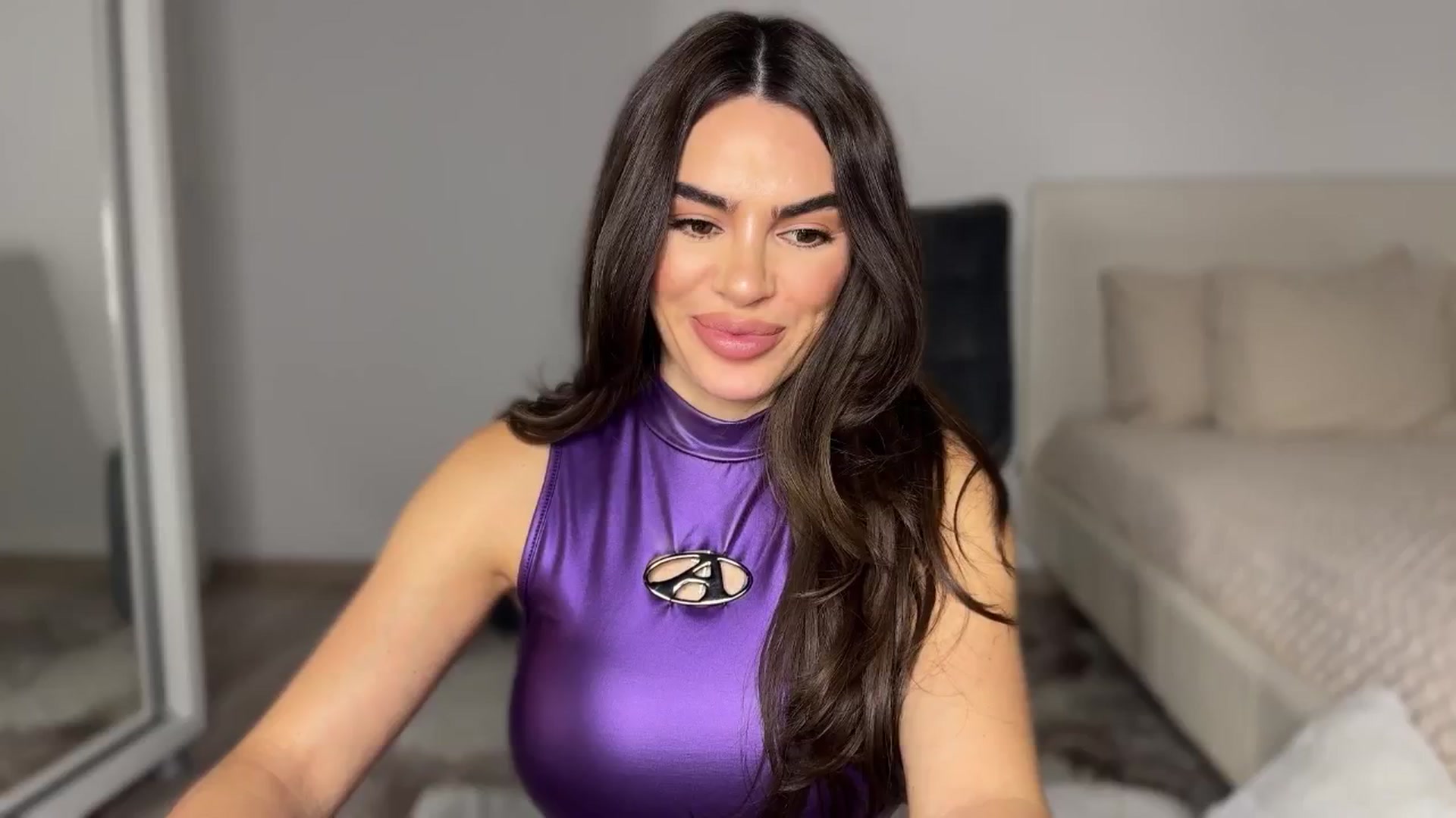 Gallery image thumbnail from BustyMiaaa's myfreecams stream on, 10/20/2024, 20:10 image 10 of 20