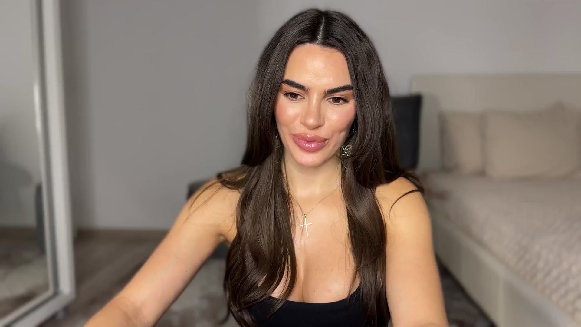 Gallery image thumbnail from BustyMiaaa's myfreecams stream on, 10/21/2024, 21:04 image 11 of 20