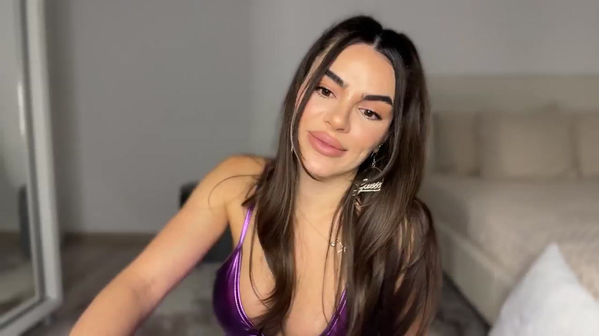 Gallery image thumbnail from BustyMiaaa's myfreecams stream on, 10/22/2024, 19:36 image 12 of 20