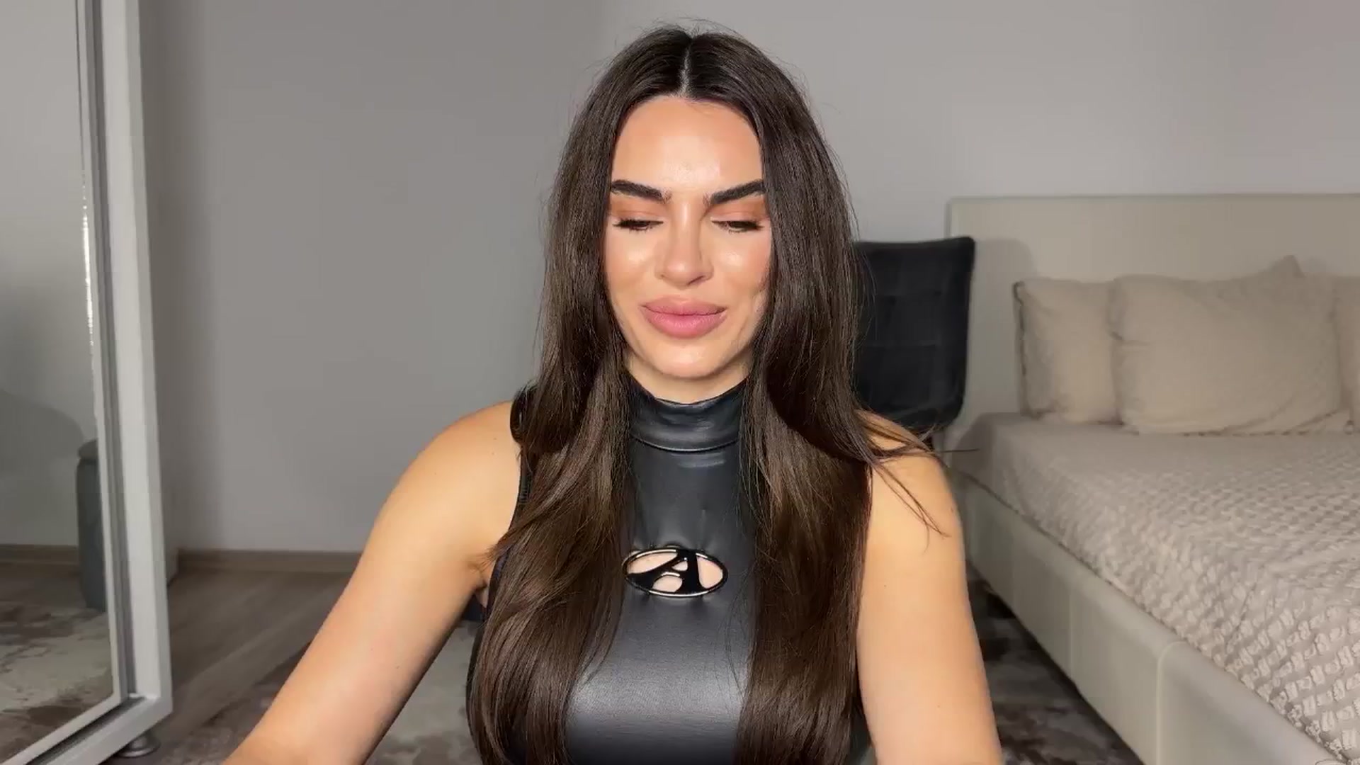 Gallery image thumbnail from BustyMiaaa's myfreecams stream on, 10/24/2024, 19:50 image 19 of 20