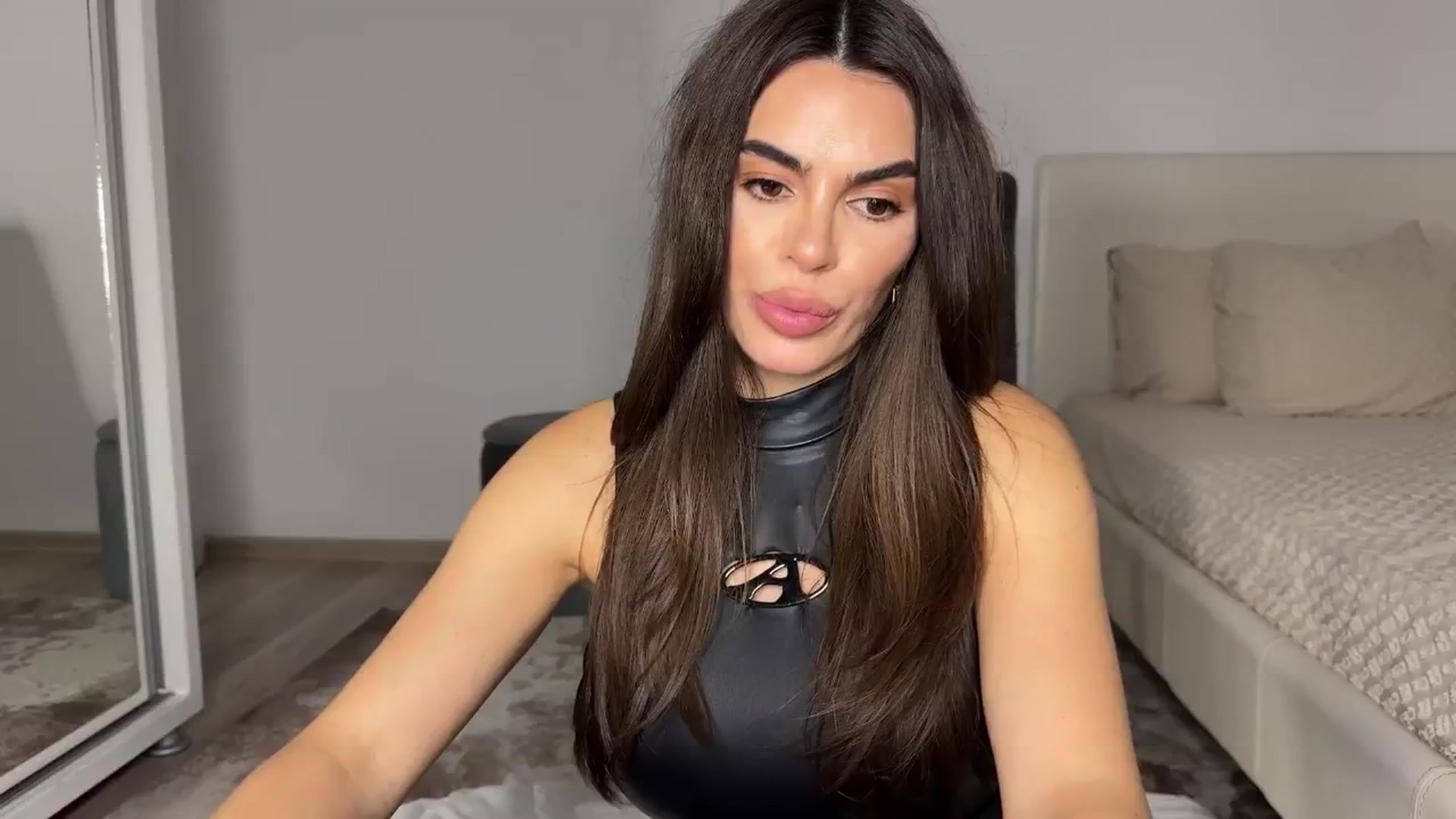 Gallery image thumbnail from BustyMiaaa's myfreecams stream on, 10/24/2024, 20:50 image 17 of 20