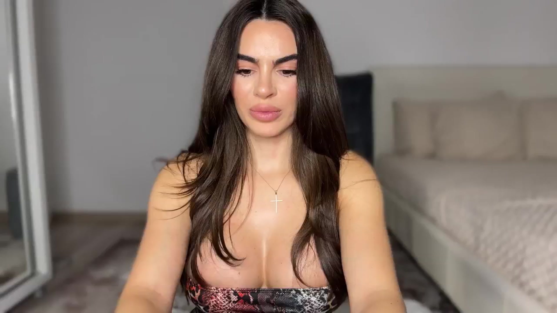 Gallery image thumbnail from BustyMiaaa's myfreecams stream on, 10/27/2024, 21:45 image 6 of 20
