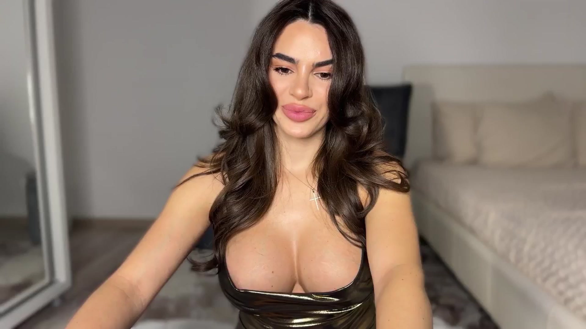 Gallery image thumbnail from BustyMiaaa's myfreecams stream on, 10/29/2024, 20:57 image 5 of 20