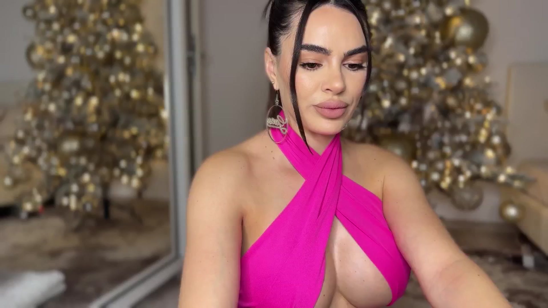 Gallery image thumbnail from BustyMiaaa's myfreecams stream on, 11/26/2024, 21:30 image 7 of 20