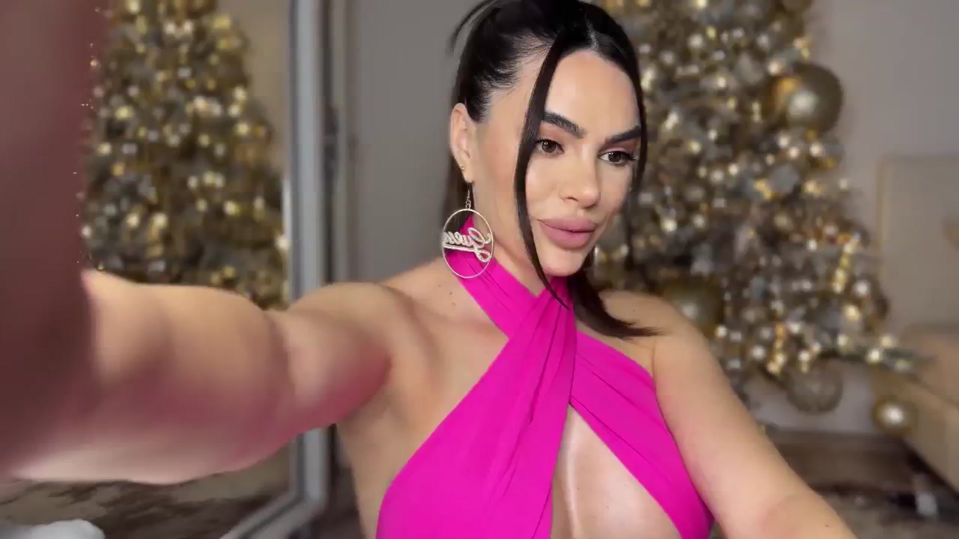 Gallery image thumbnail from BustyMiaaa's myfreecams stream on, 11/26/2024, 21:30 image 5 of 20