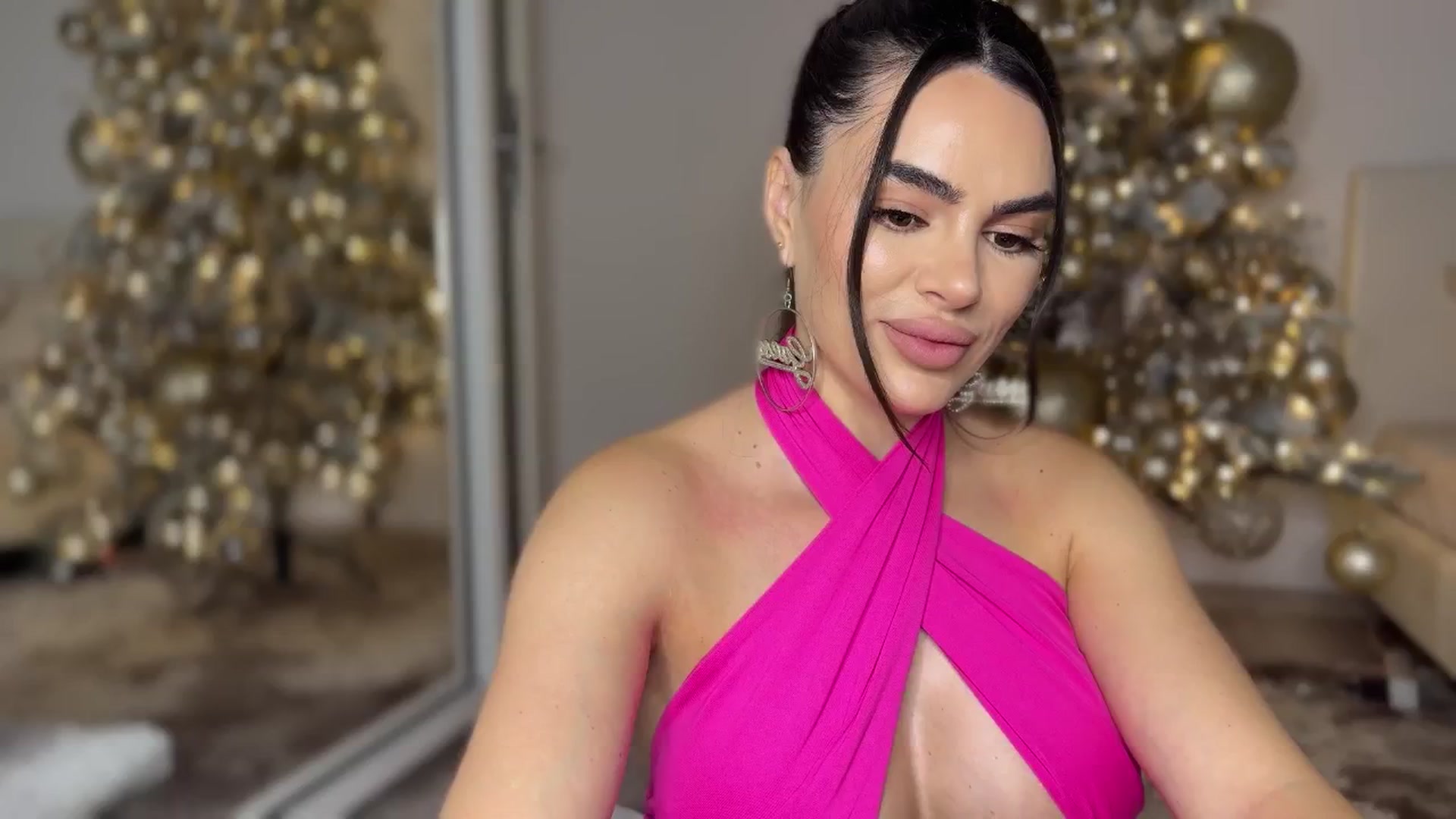 Gallery image thumbnail from BustyMiaaa's myfreecams stream on, 11/26/2024, 21:55 image 5 of 20