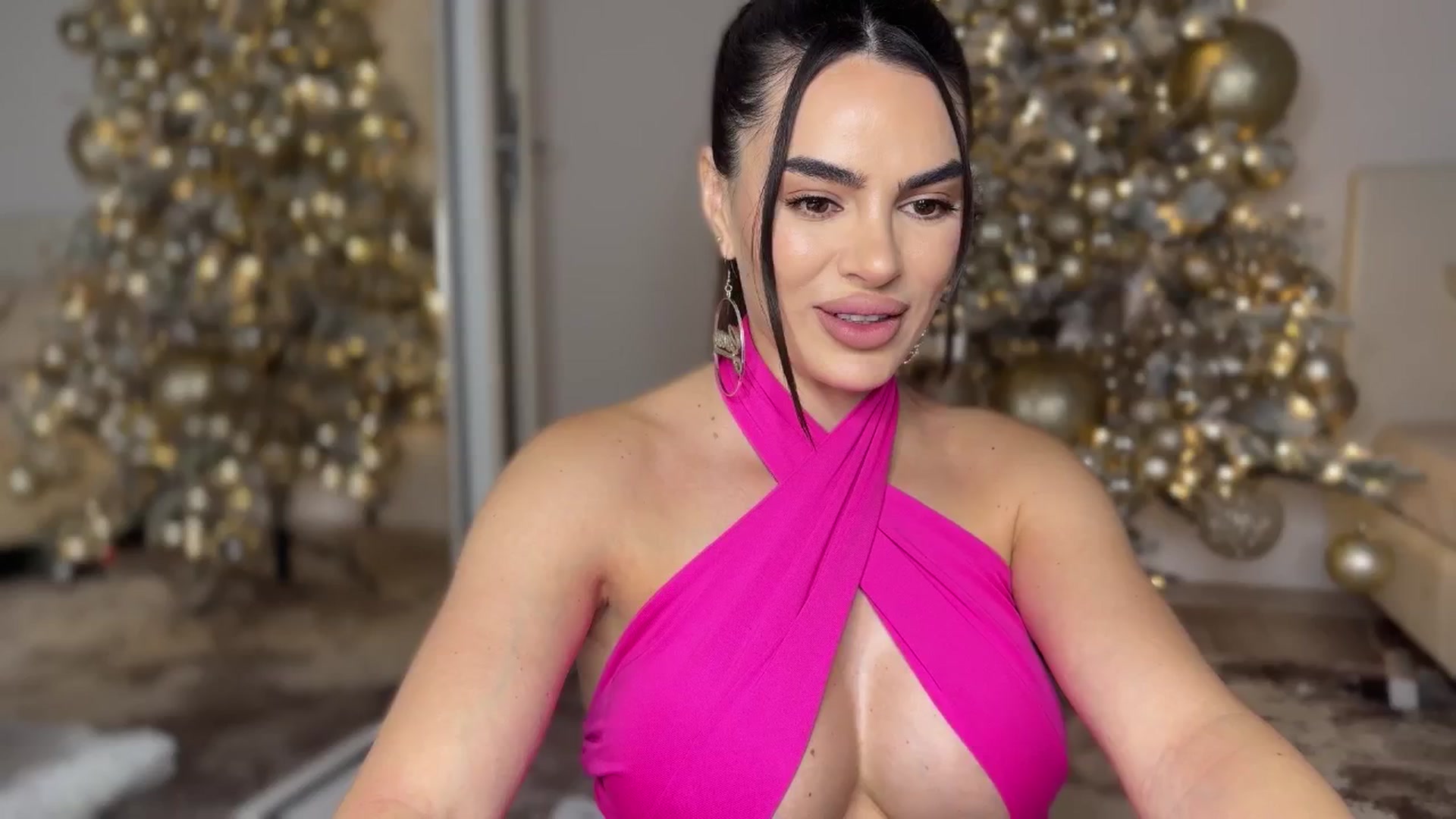 Gallery image thumbnail from BustyMiaaa's myfreecams stream on, 11/26/2024, 21:55 image 18 of 20