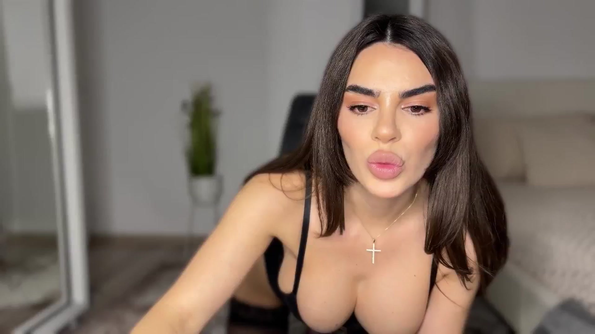 Gallery image thumbnail from BustyMiaaa's myfreecams stream on, 01/26/2025, 21:21 image 14 of 20