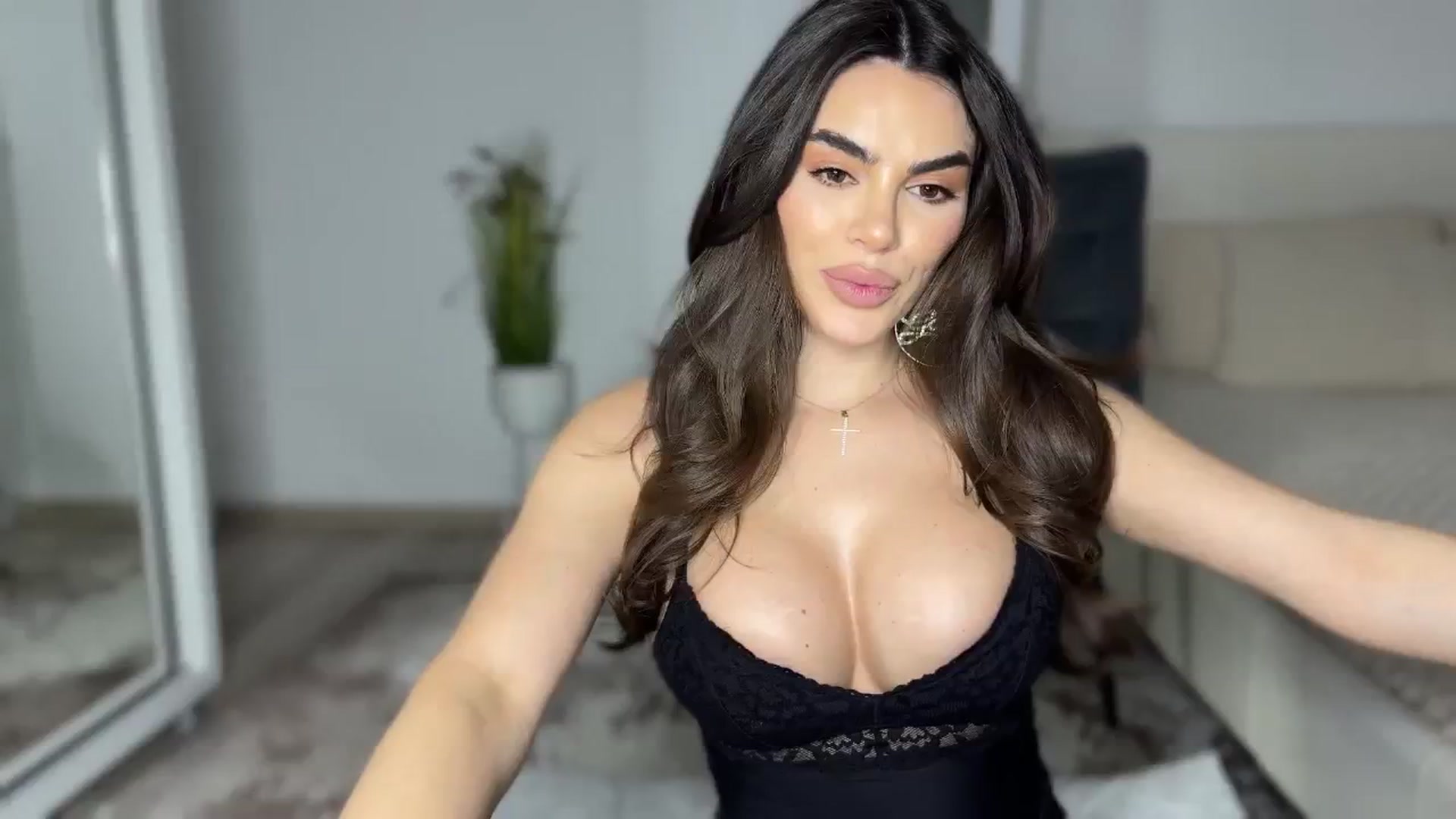 Gallery image thumbnail from BustyMiaaa's myfreecams stream on, 02/16/2025, 22:29 image 4 of 20