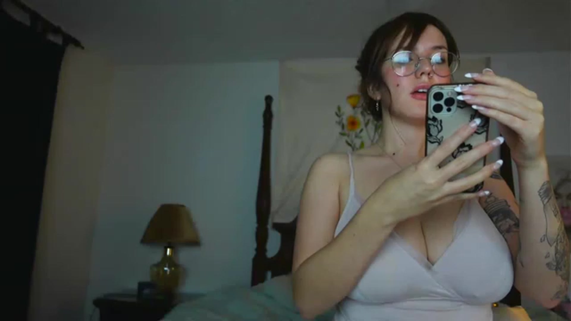 Gallery image thumbnail from BustyRedHeadx's myfreecams stream on, 12/21/2022, 08:05 image 20 of 20
