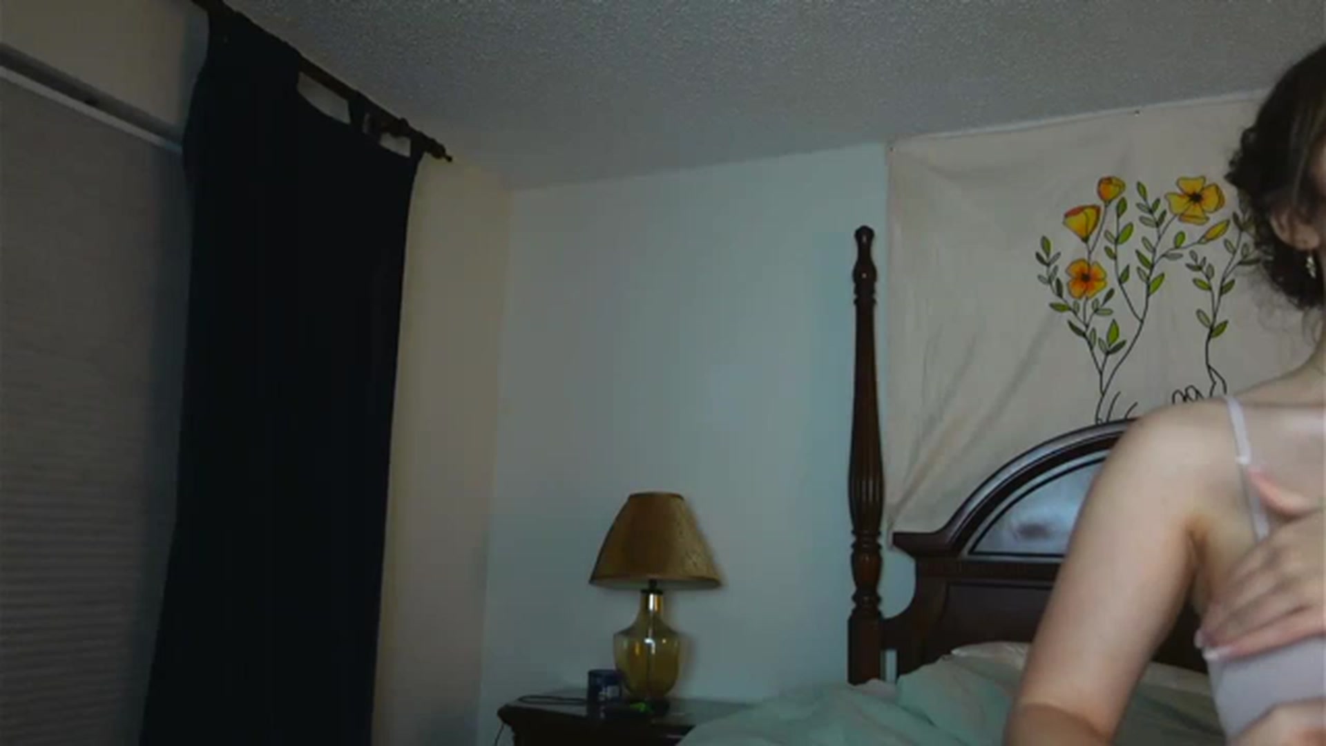 Gallery image thumbnail from BustyRedHeadx's myfreecams stream on, 12/21/2022, 08:05 image 16 of 20