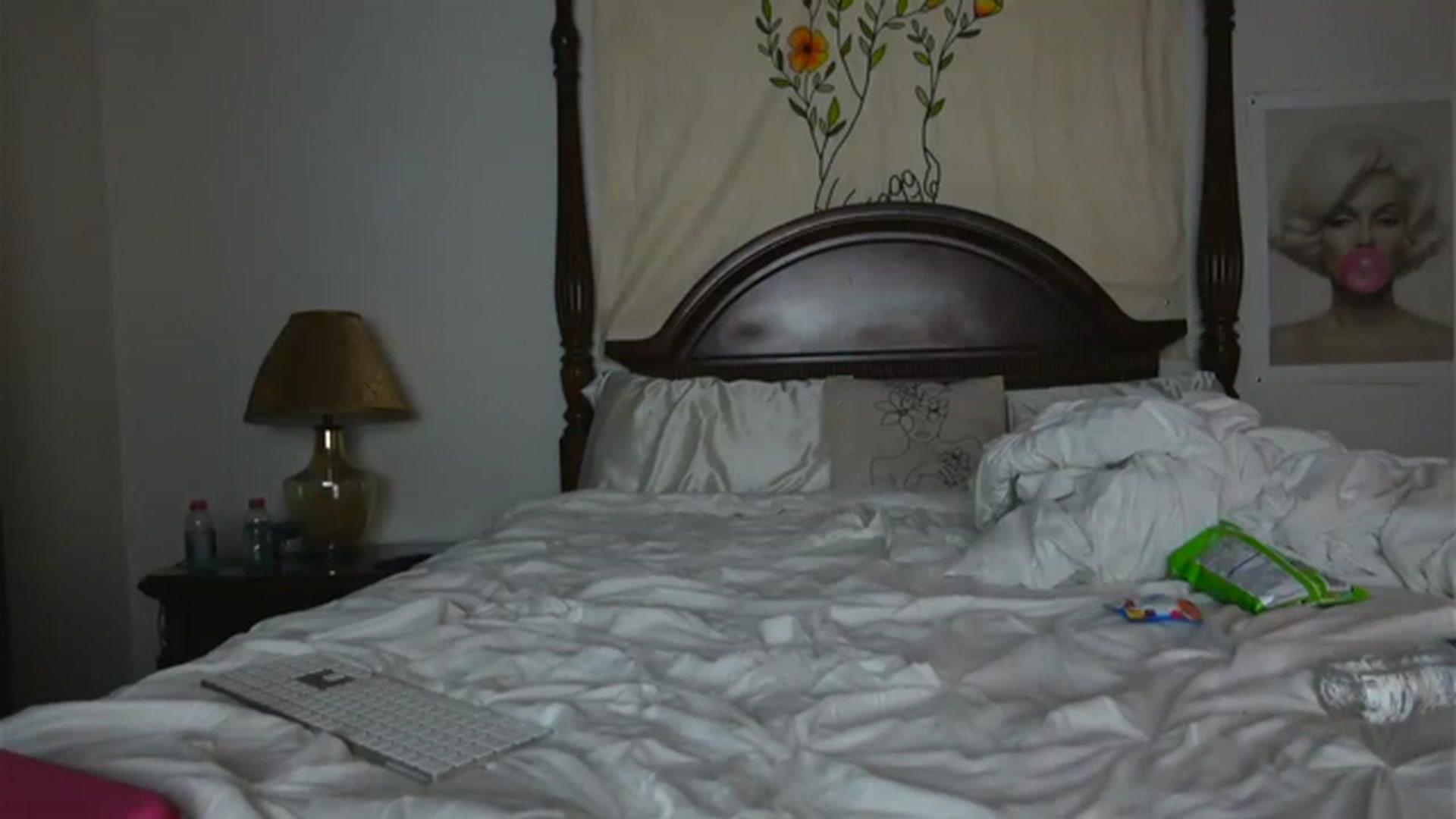 Gallery image thumbnail from BustyRedHeadx's myfreecams stream on, 12/28/2022, 05:25 image 7 of 20