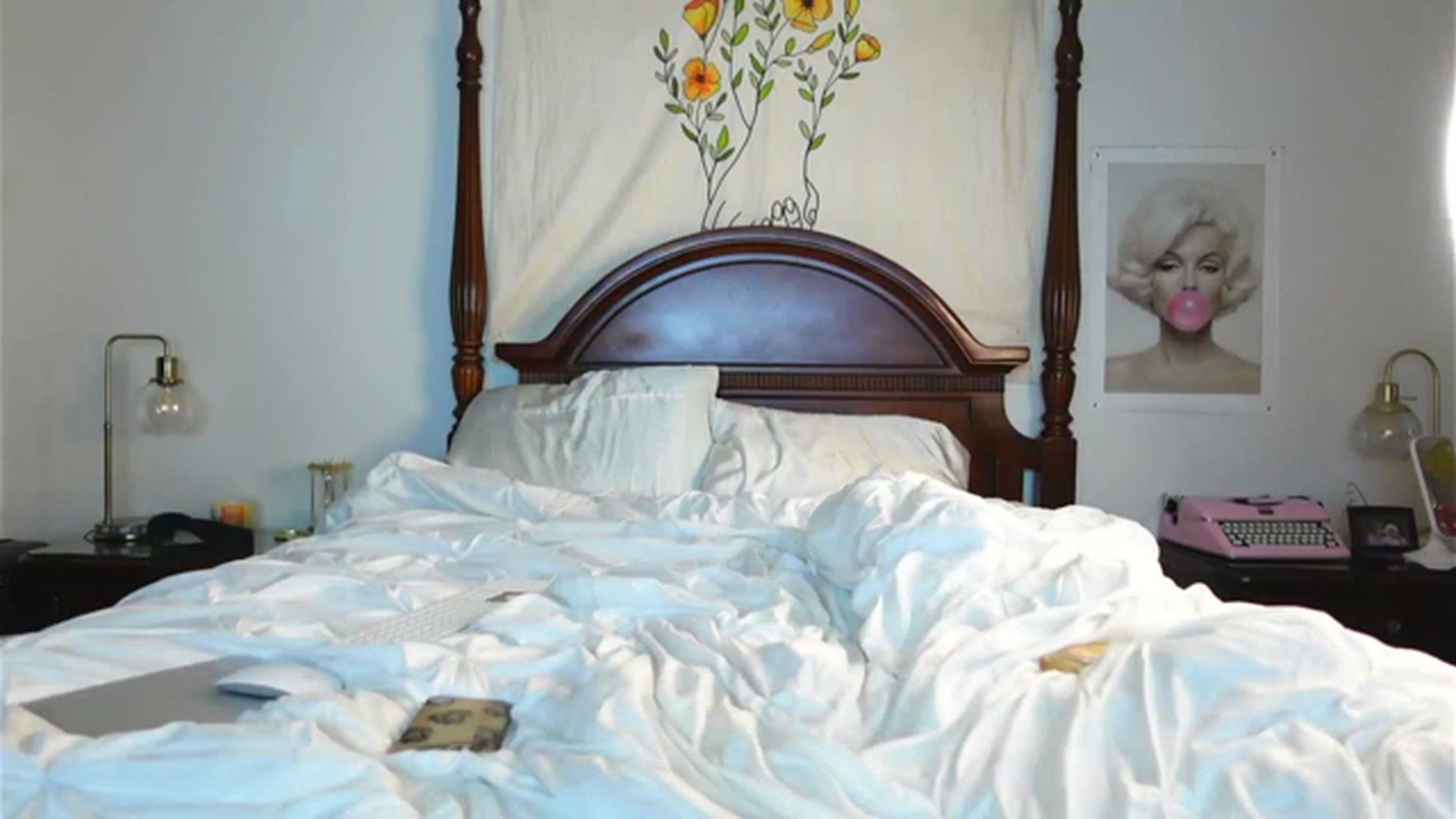 Gallery image thumbnail from BustyRedHeadx's myfreecams stream on, 02/18/2023, 09:13 image 14 of 20