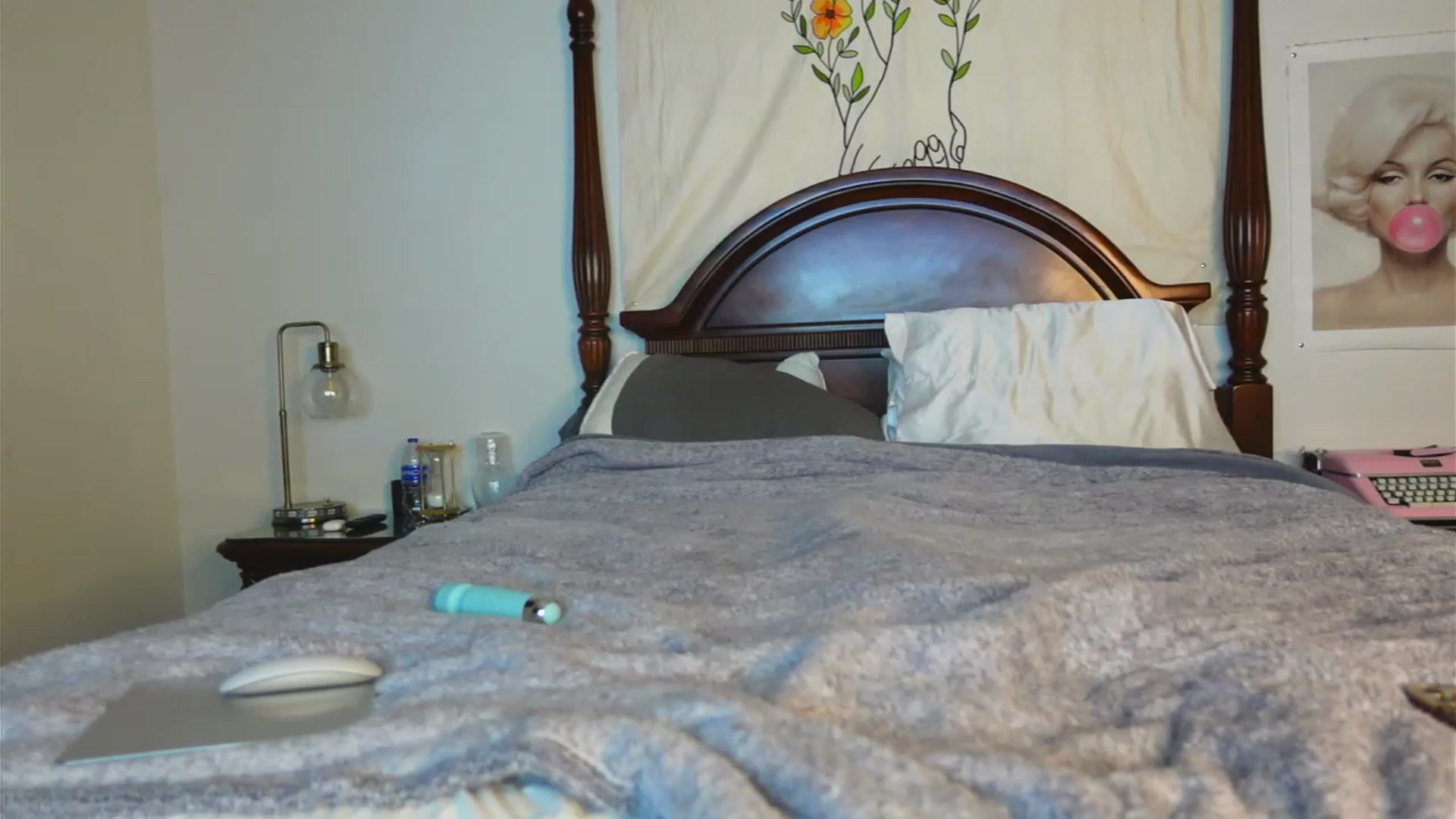Gallery image thumbnail from BustyRedHeadx's myfreecams stream on, 03/21/2023, 06:05 image 18 of 20