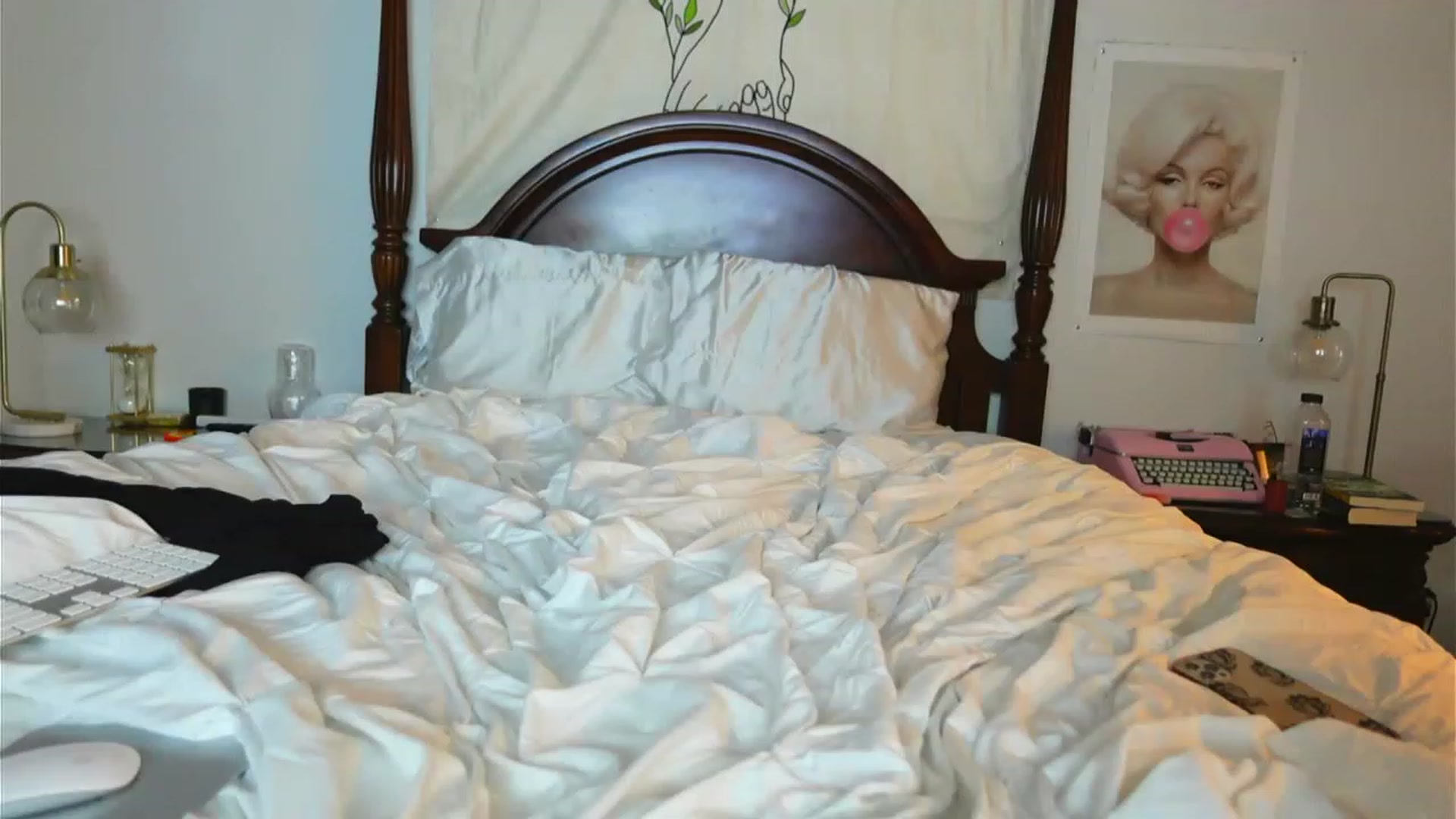 Gallery image thumbnail from BustyRedHeadx's myfreecams stream on, 04/12/2023, 06:42 image 6 of 20
