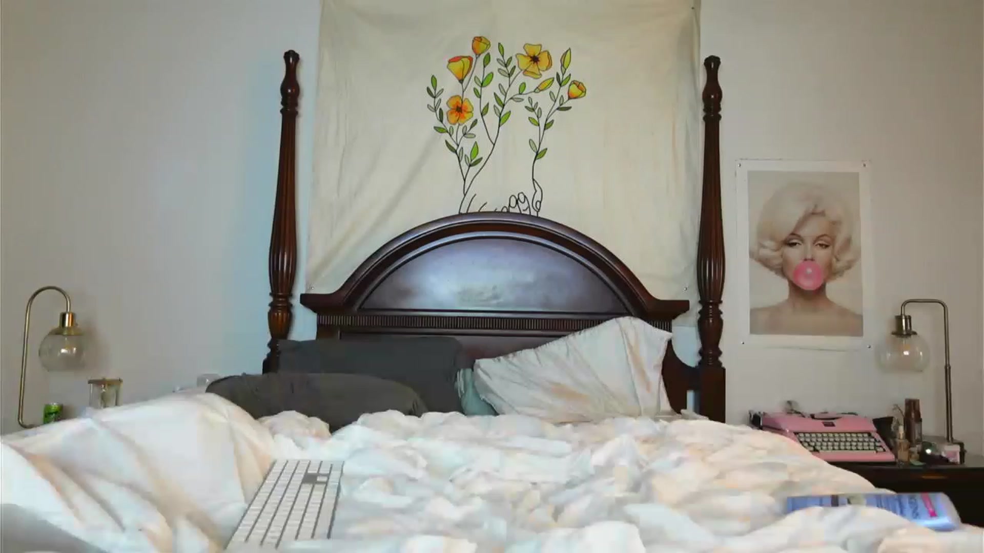 Gallery image thumbnail from BustyRedHeadx's myfreecams stream on, 05/16/2023, 04:47 image 15 of 20