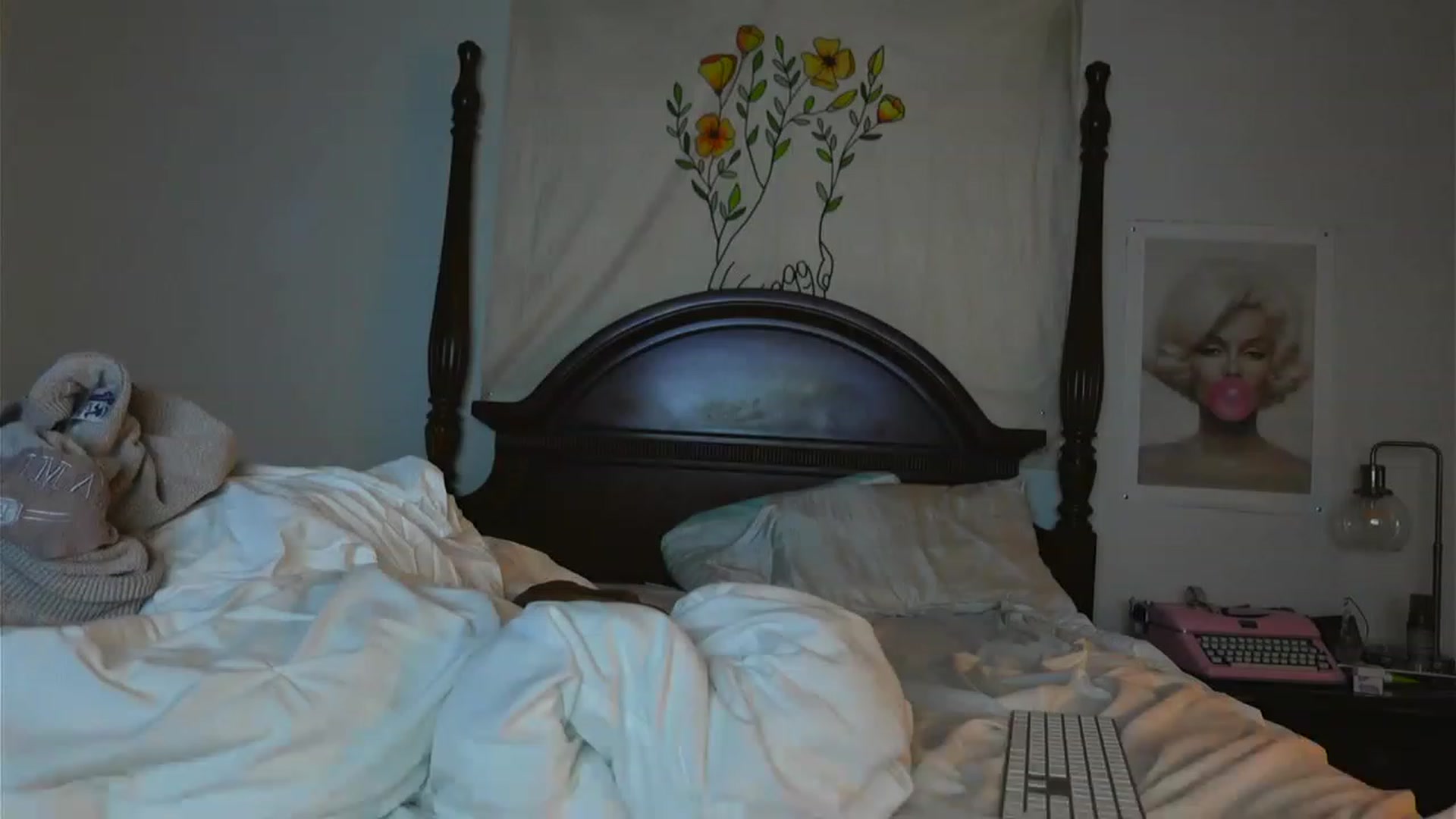 Gallery image thumbnail from BustyRedHeadx's myfreecams stream on, 05/18/2023, 07:22 image 11 of 20